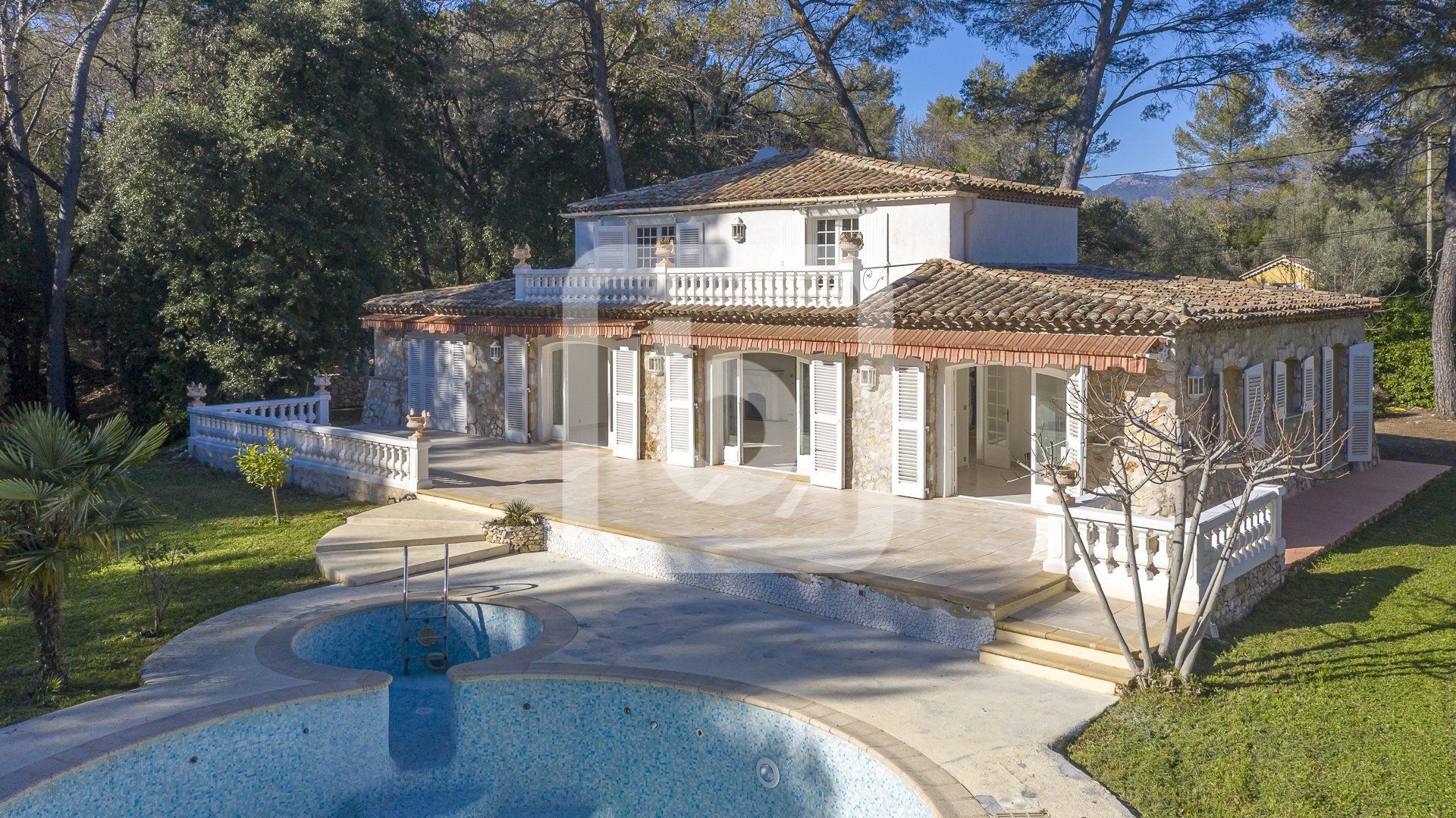 Haus im Roquefort-les-Pins, Provence-Alpes-Côte d'Azur 10131956