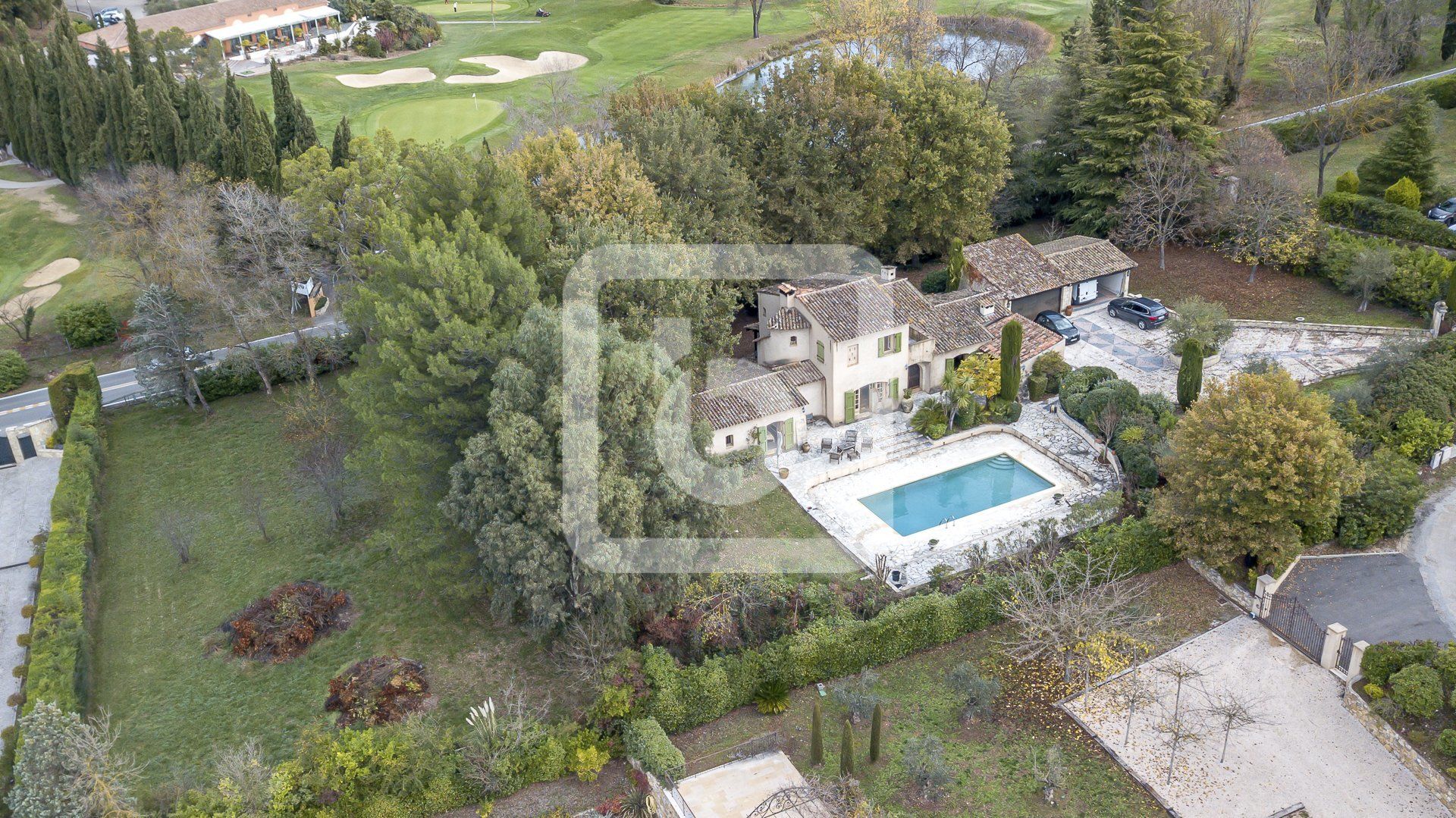 rumah dalam Châteauneuf, Provence-Alpes-Côte d'Azur 10132001