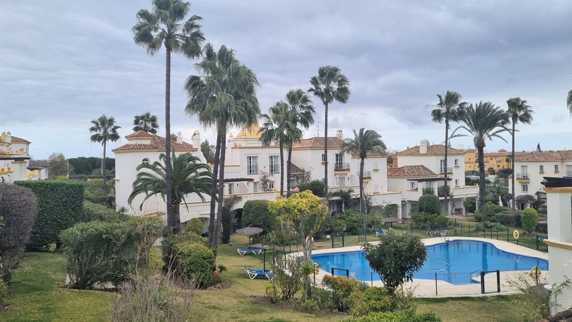 rumah dalam Marbella, Andalucía 10132624