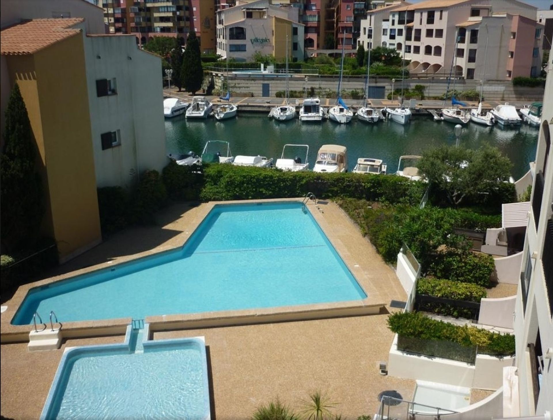 Condominium in Agde, Occitanie 10132749