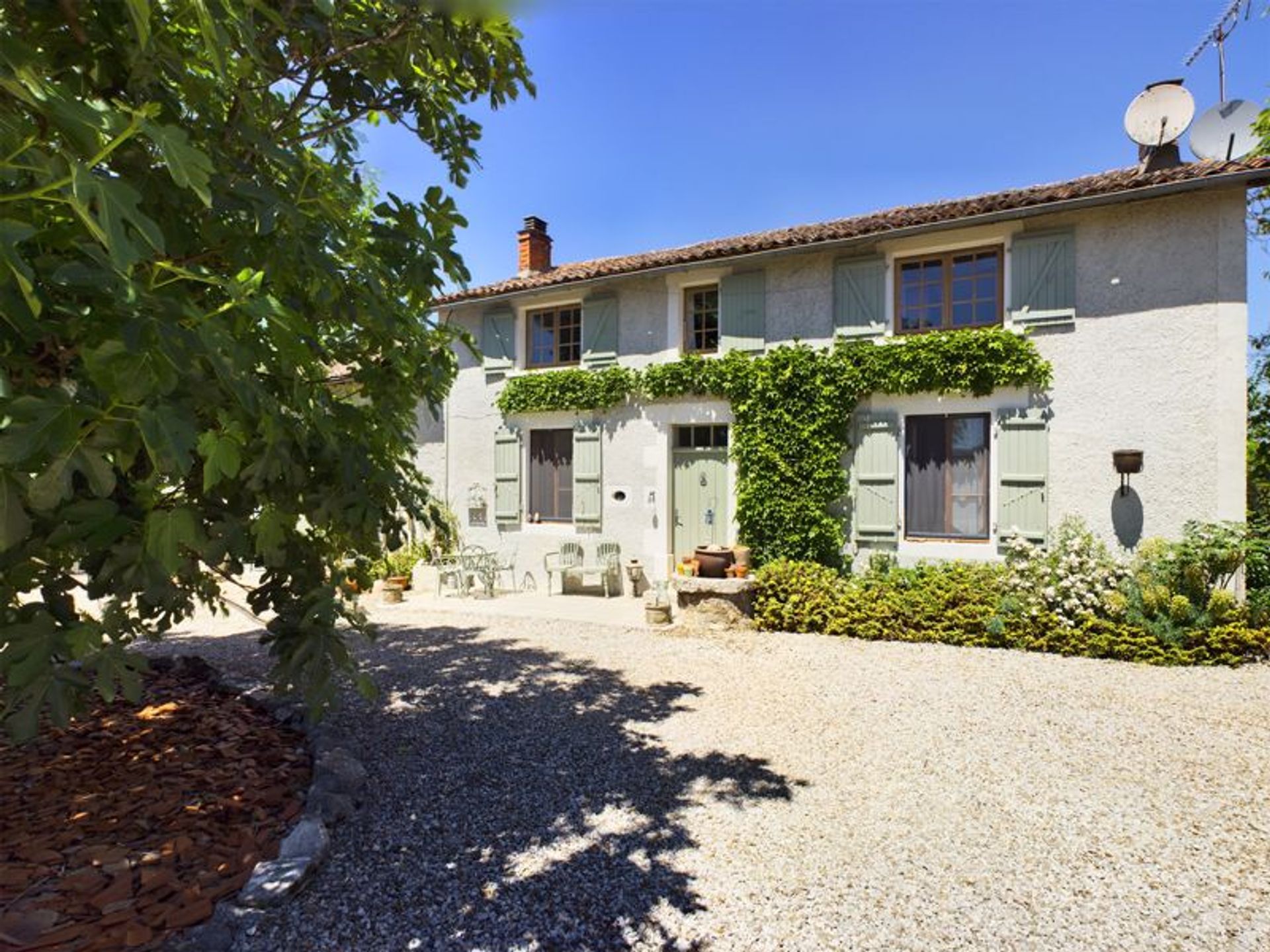 Huis in Poursac, Nouvelle-Aquitaine 10133347