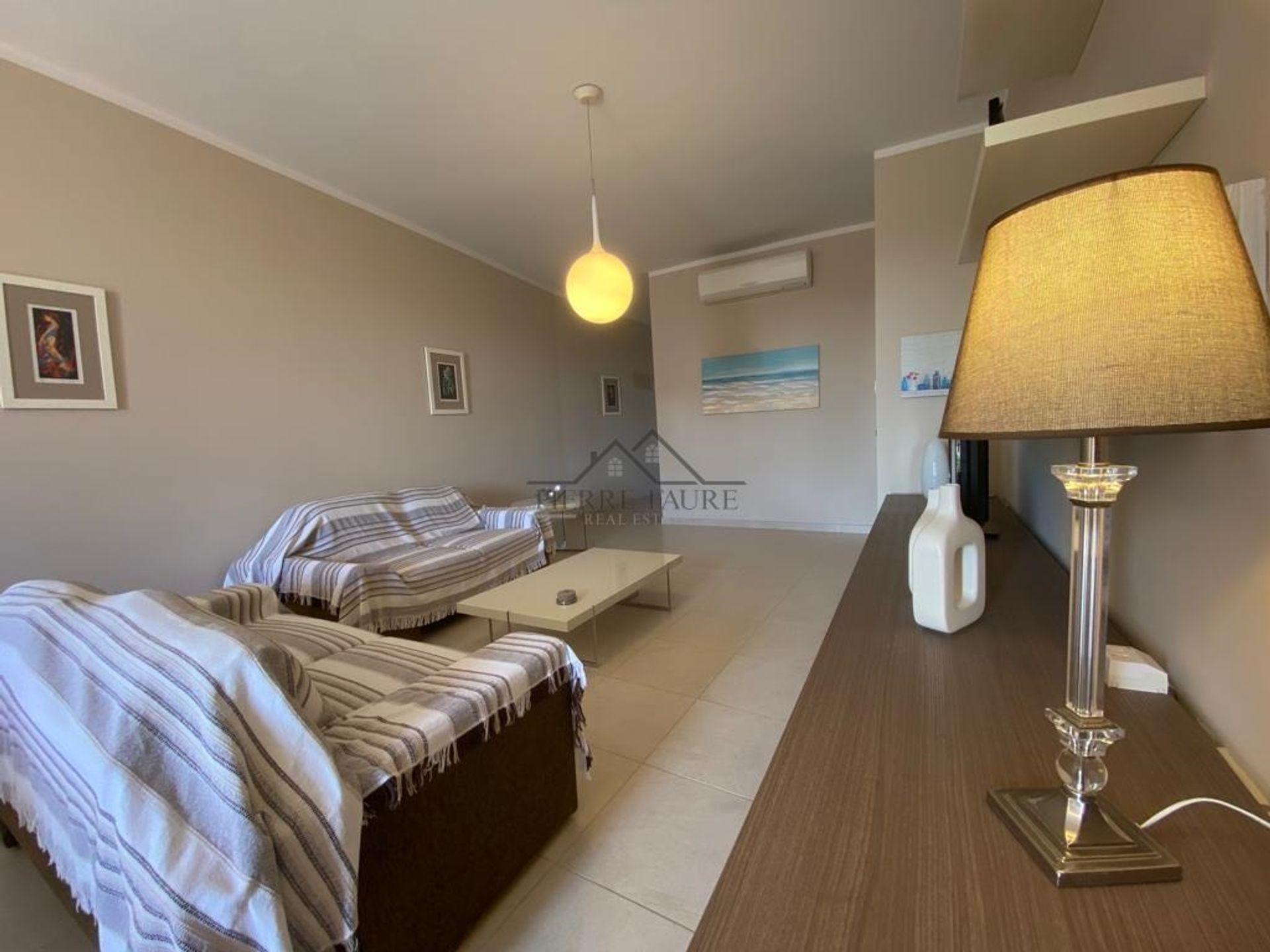 Condominium dans Naxxar,  10133365