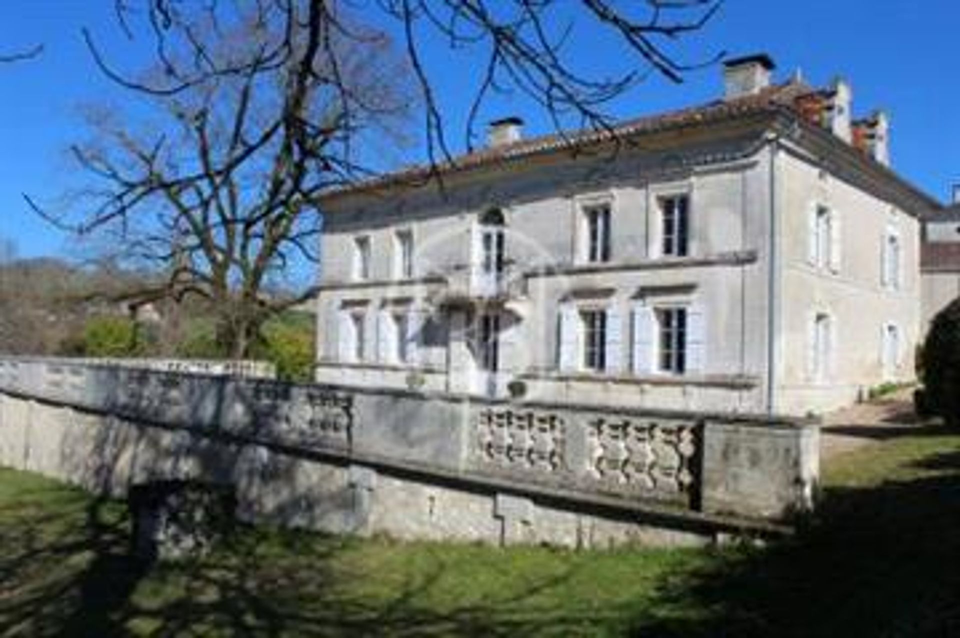 Будинок в Bourdeilles, Nouvelle-Aquitaine 10133670