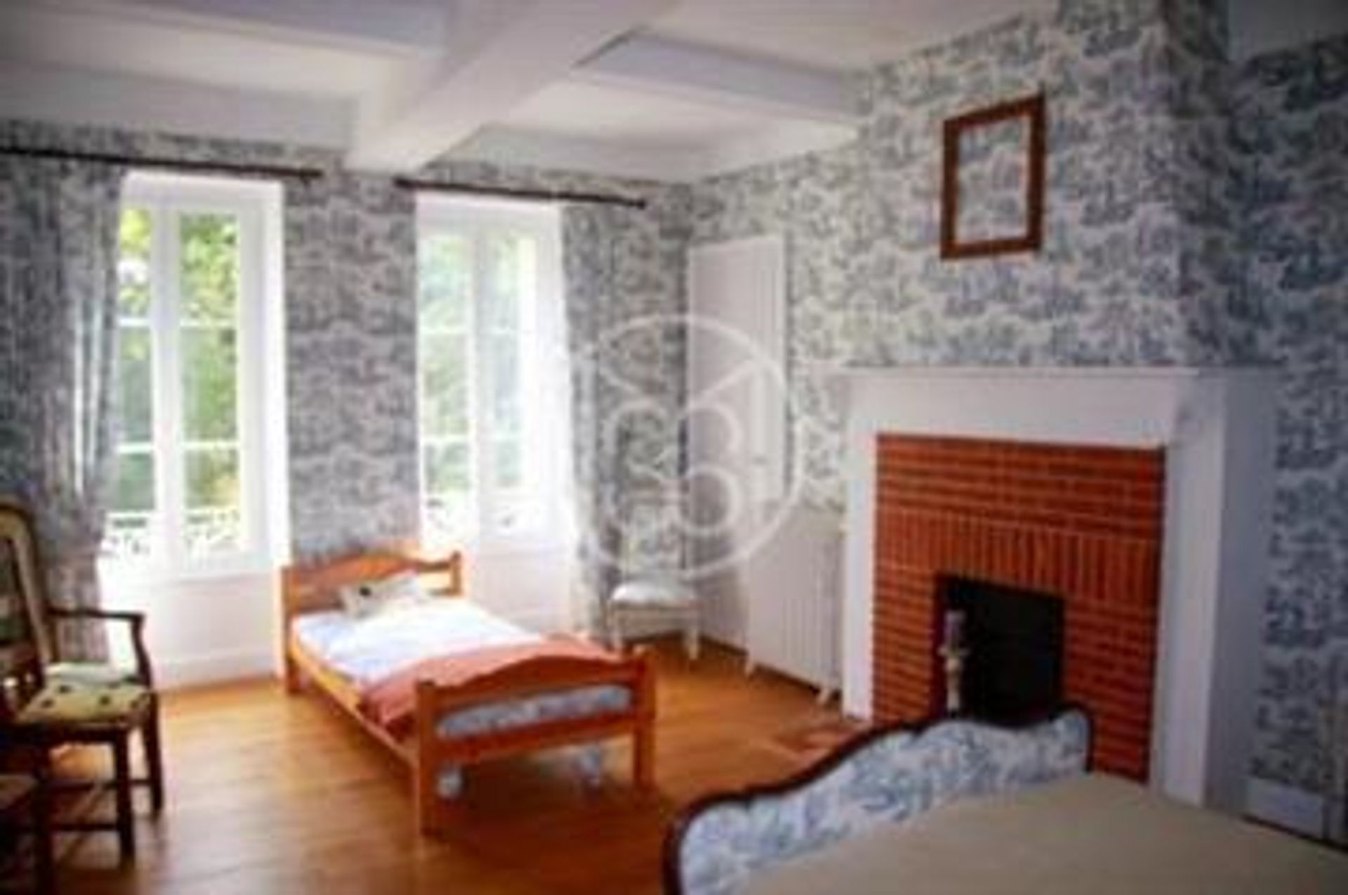 Будинок в Saint-Pourçain-sur-Sioule, Auvergne-Rhône-Alpes 10133681