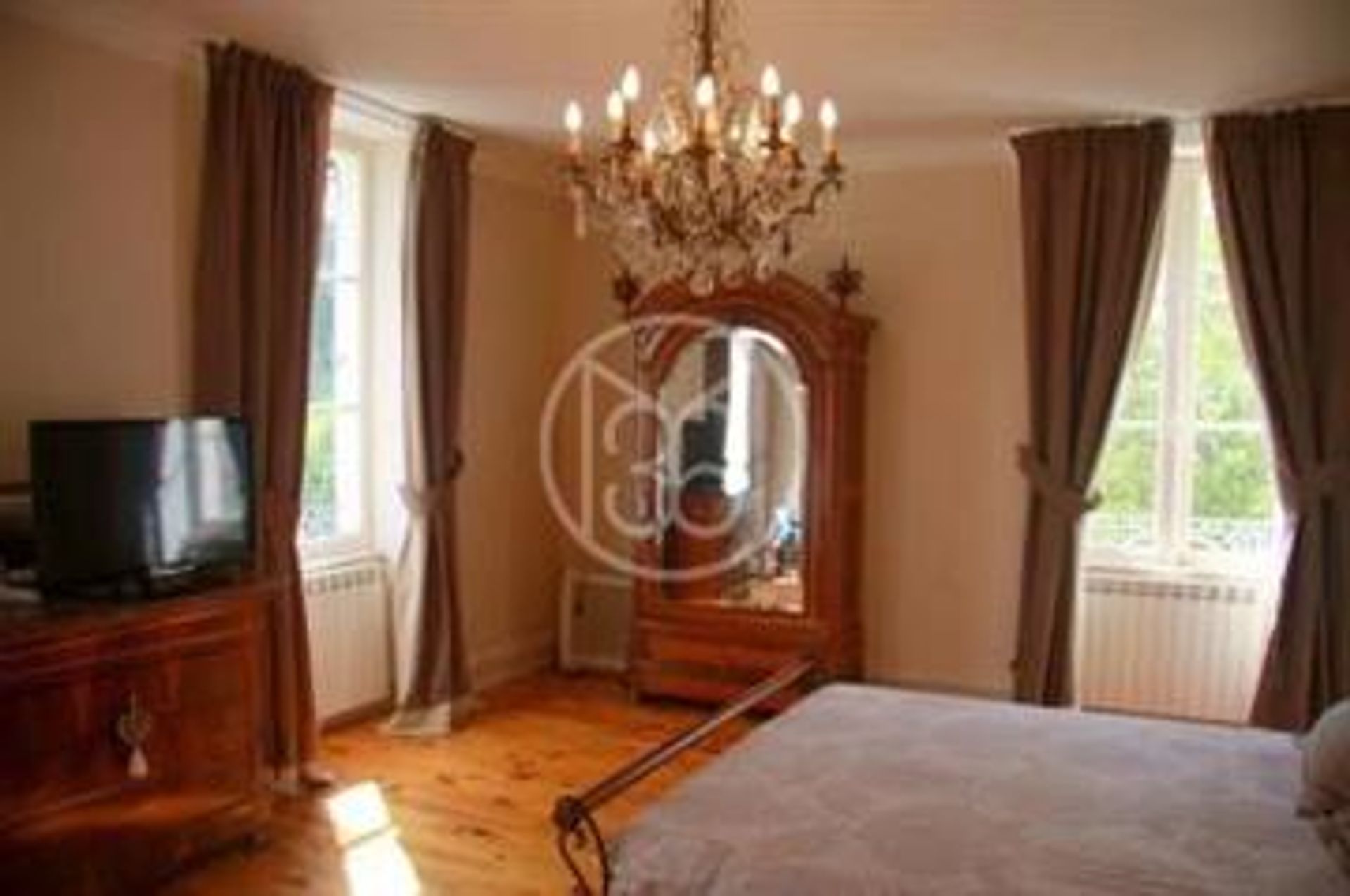 Будинок в Saint-Pourçain-sur-Sioule, Auvergne-Rhône-Alpes 10133681