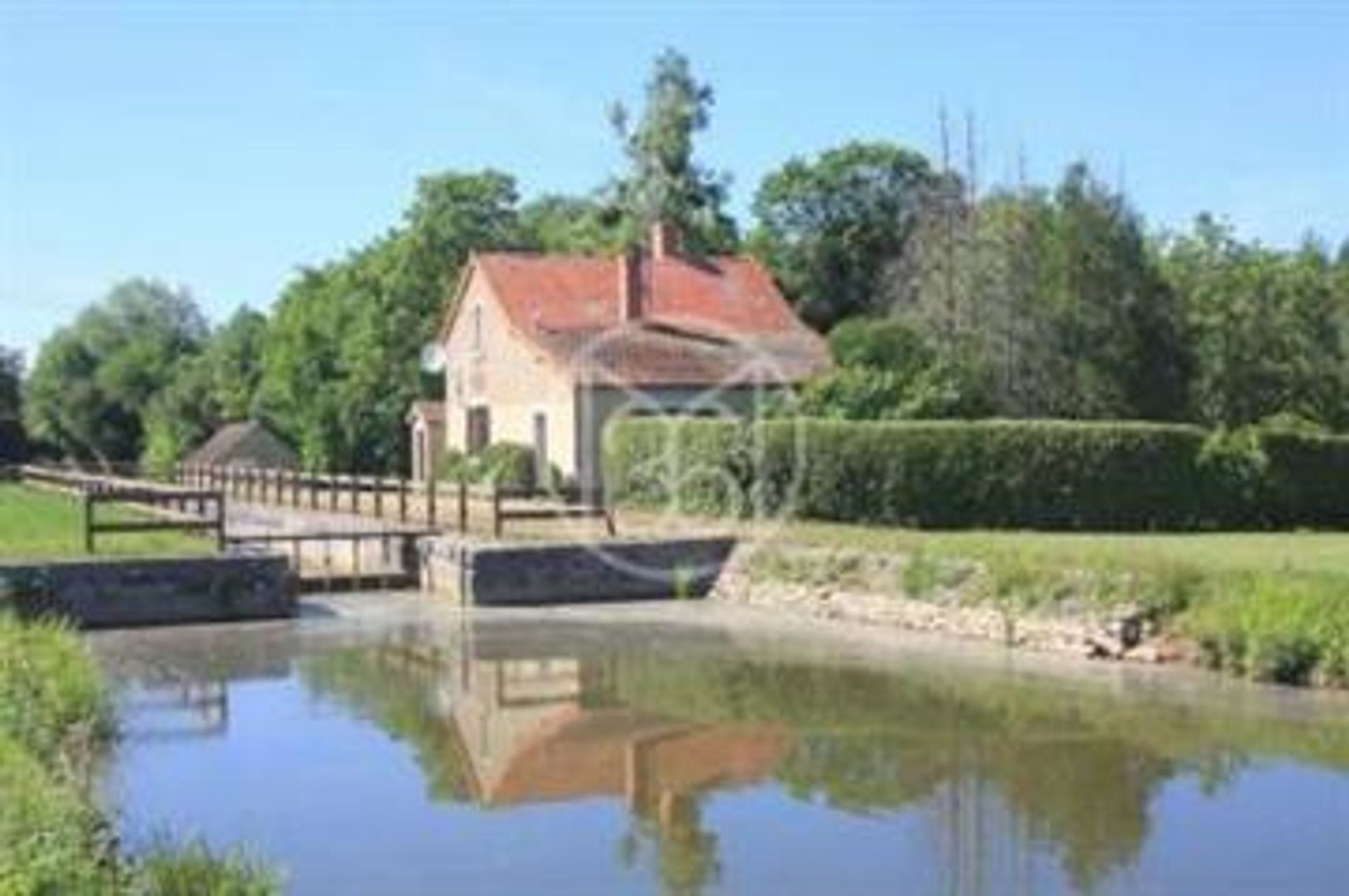 House in Neuvy-le-Barrois, Centre-Val de Loire 10133682