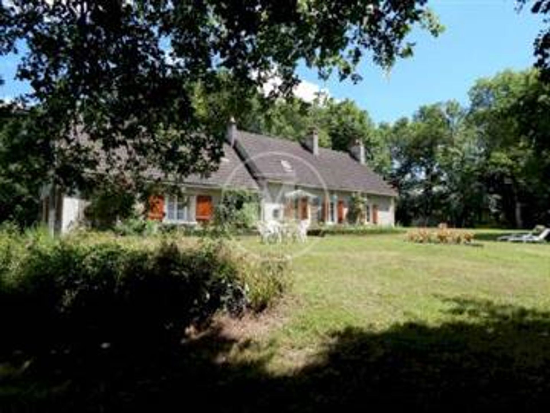 Rumah di Saint-Martin-le-Mault, Nouvelle-Aquitaine 10133710