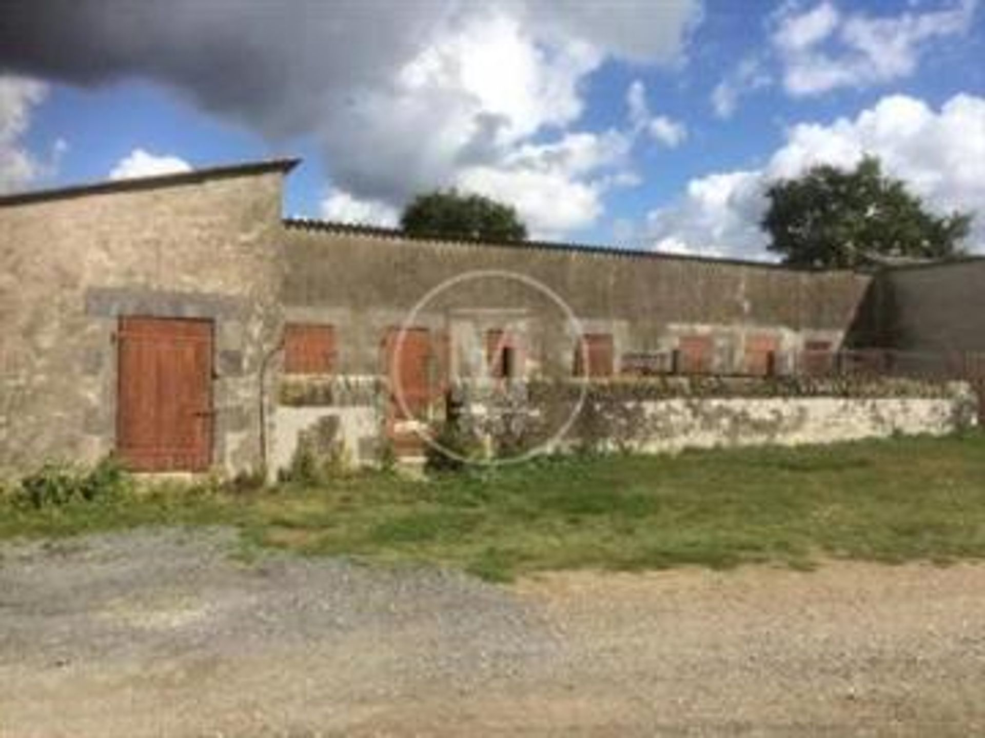 Rumah di Montmorillon, Nouvelle-Aquitaine 10133720