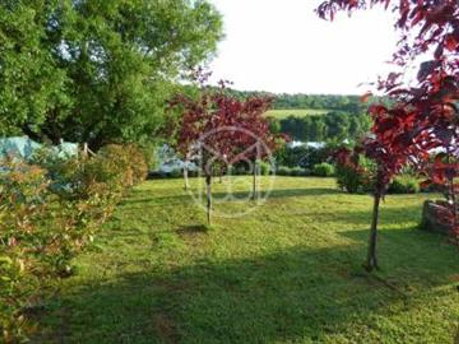 Huis in Saint-Georges-de-Noisné, Nouvelle-Aquitanië 10133742