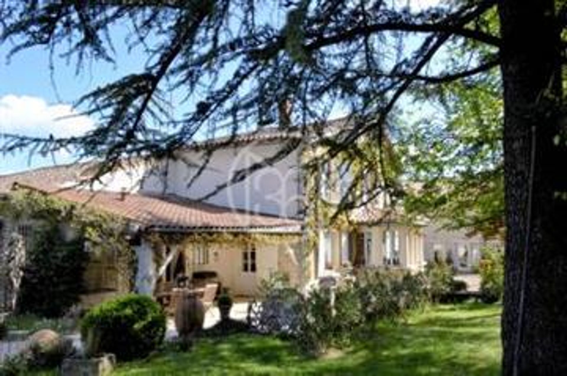 Casa nel Montignac Charente, Nuova Aquitania 10133744