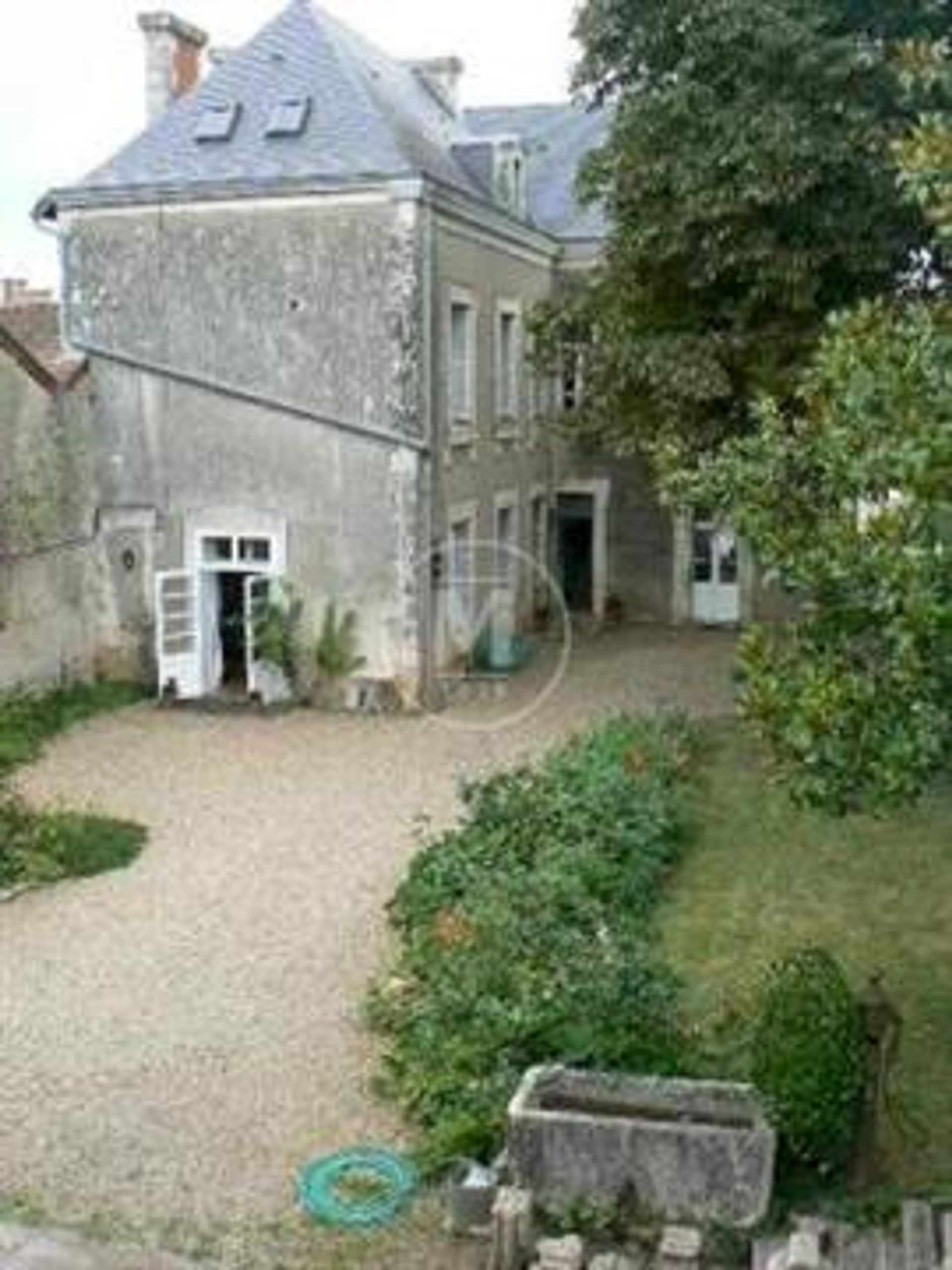 casa en Usson-du-Poitou, Nouvelle-Aquitaine 10133745