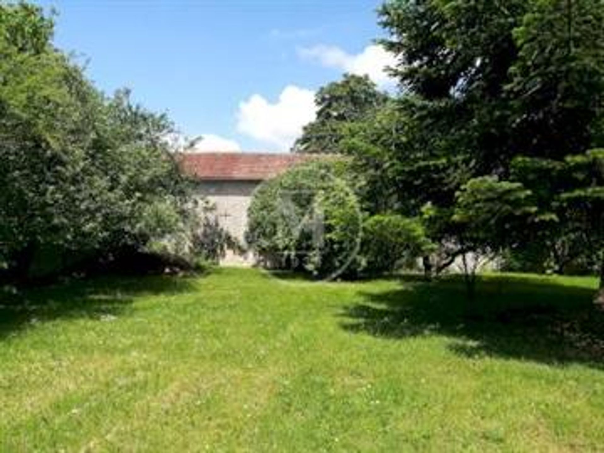 casa en Usson-du-Poitou, Nouvelle-Aquitaine 10133745