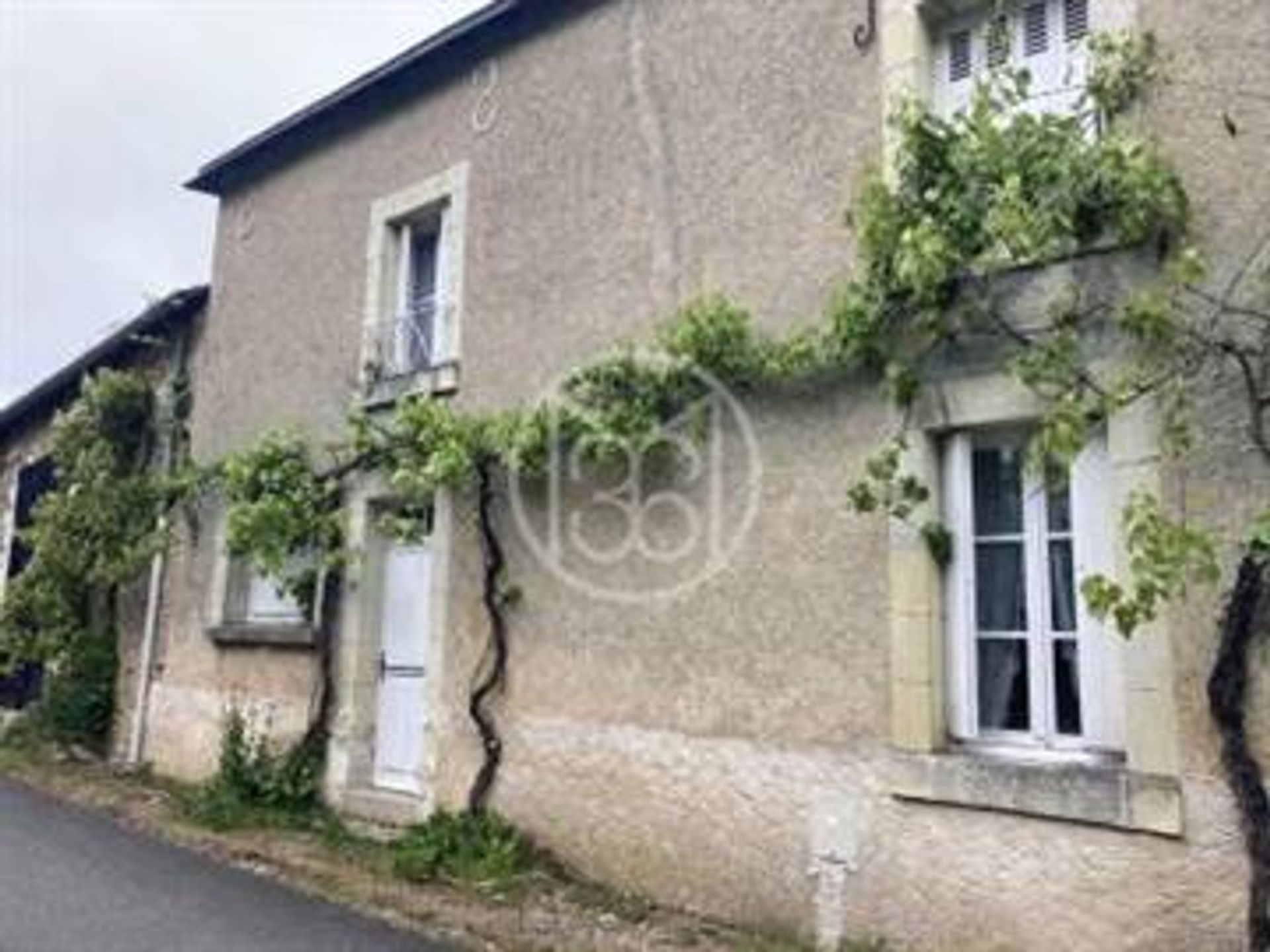 Huis in Bonneuil-Matours, Nouvelle-Aquitaine 10133746