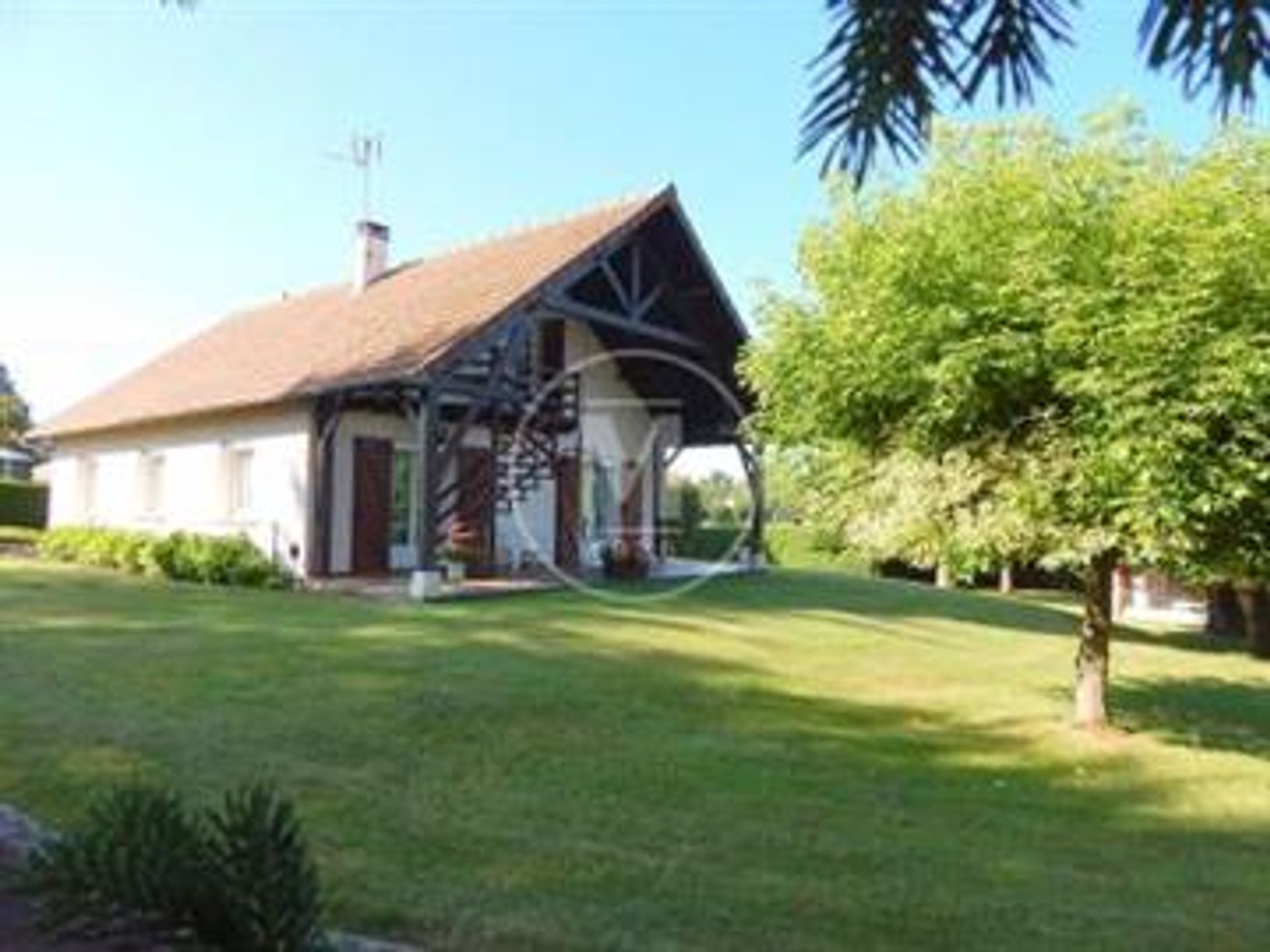 Rumah di Montmorillon, Nouvelle-Aquitaine 10133751