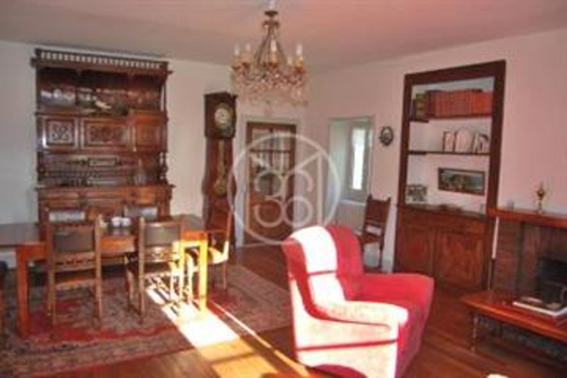 House in La Trimouille, Nouvelle-Aquitaine 10133752