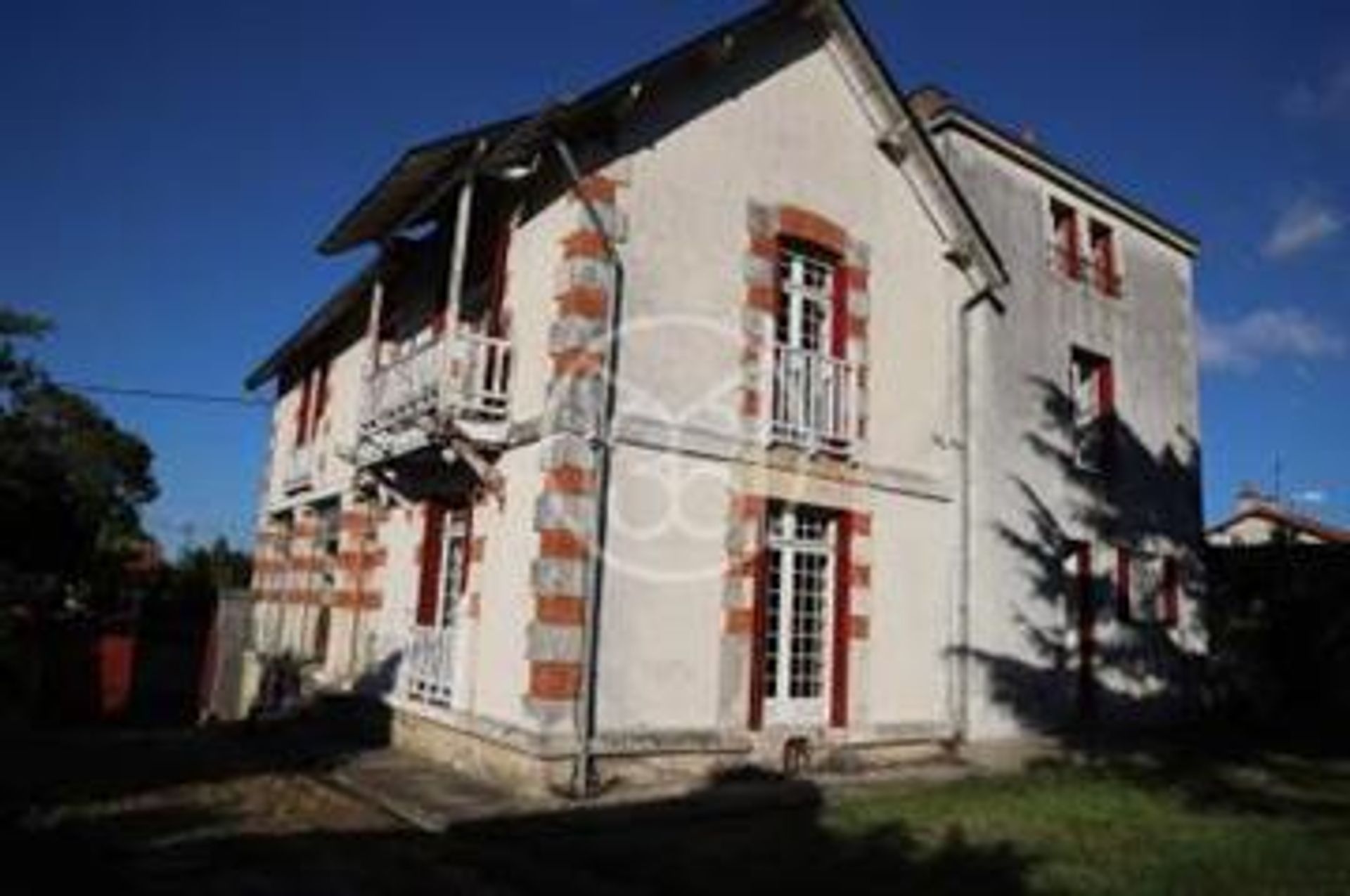 casa en Montmorillon, Nouvelle-Aquitaine 10133755