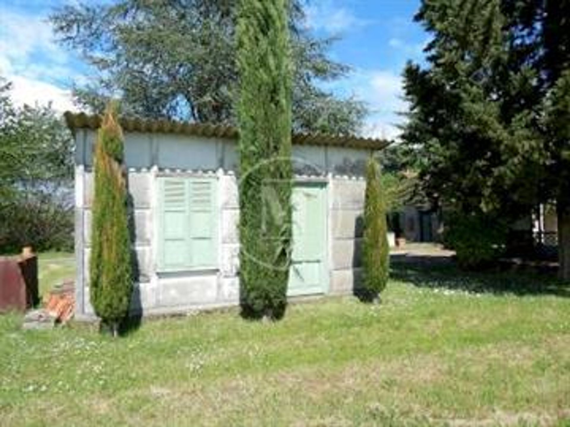 Hus i Lussac-les-Chateaux, Nouvelle-Aquitaine 10133760