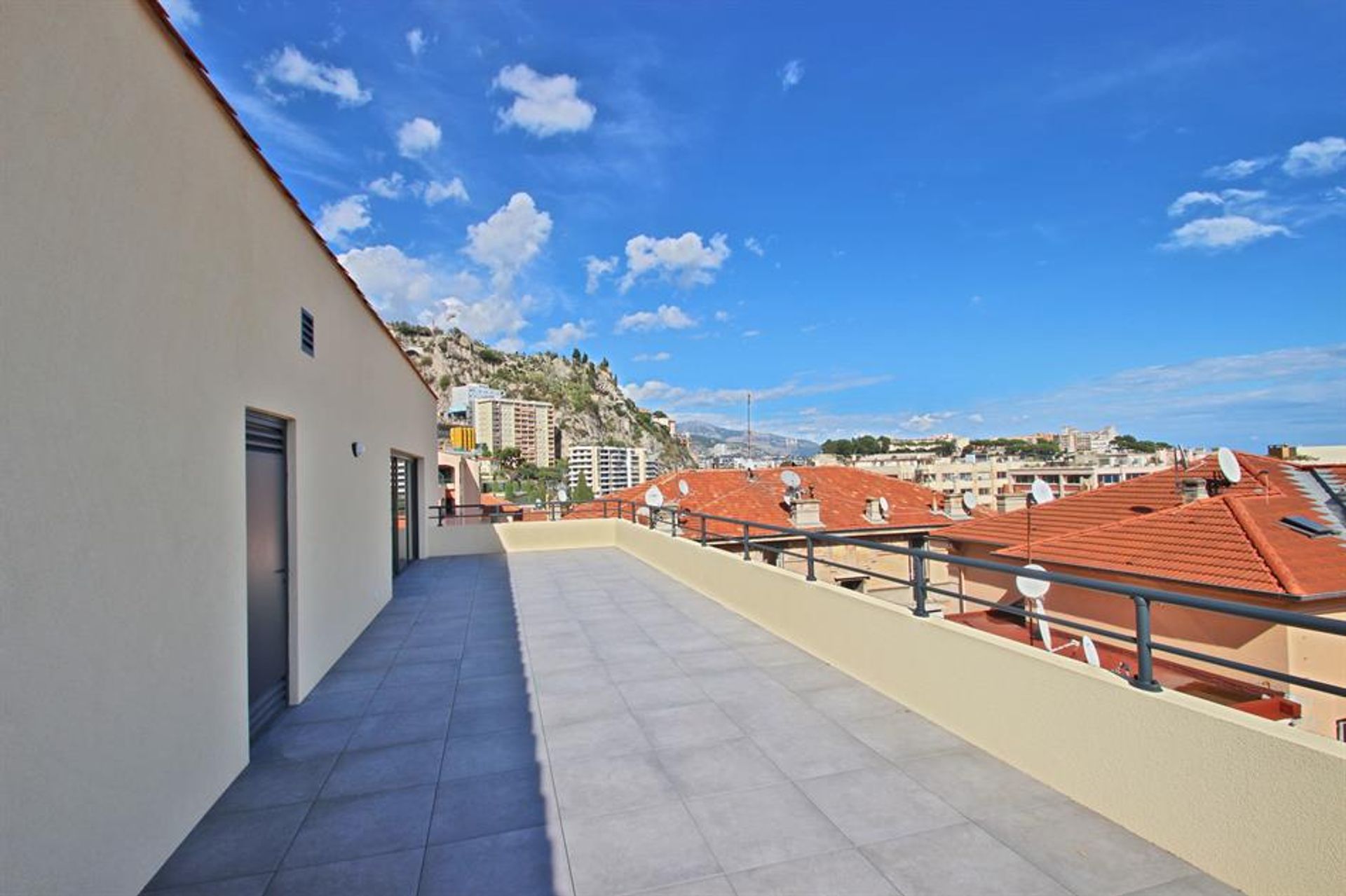 Condominium in Cap-d'Ail, Provence-Alpes-Côte d'Azur 10133794