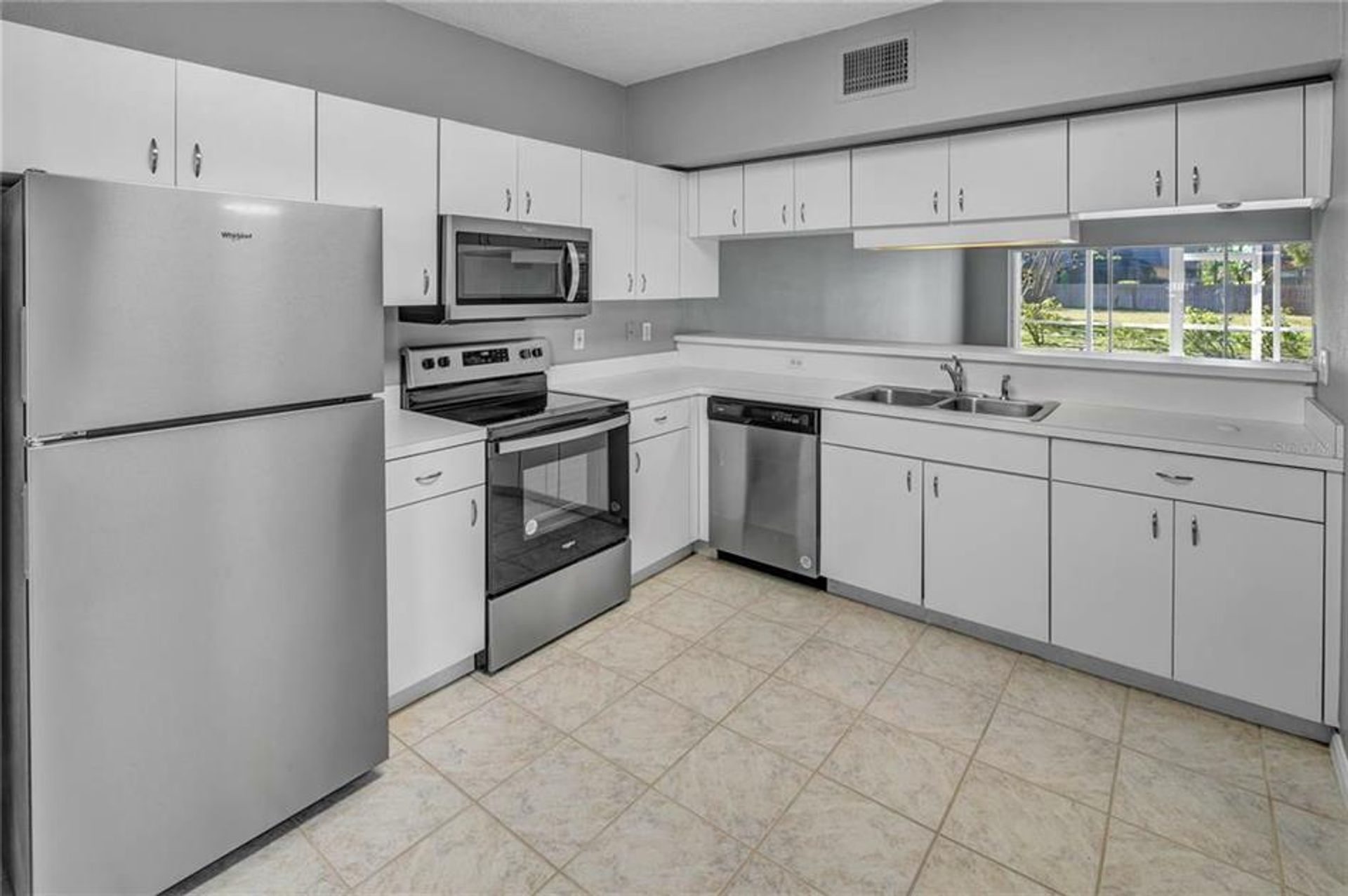 Condominium in Seminole, Florida 10134918