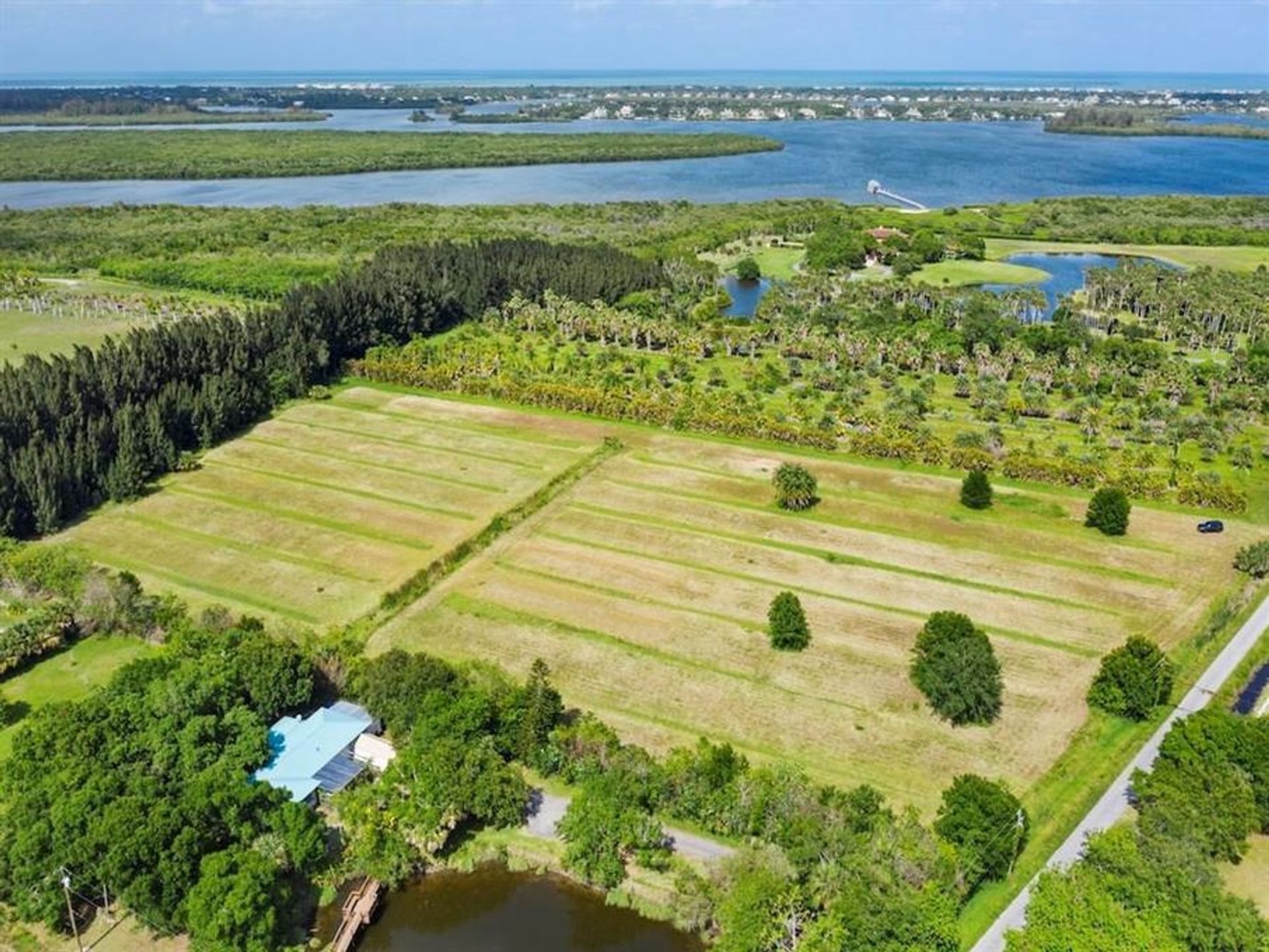 Земельные участки в Winter Beach, Florida 10134985