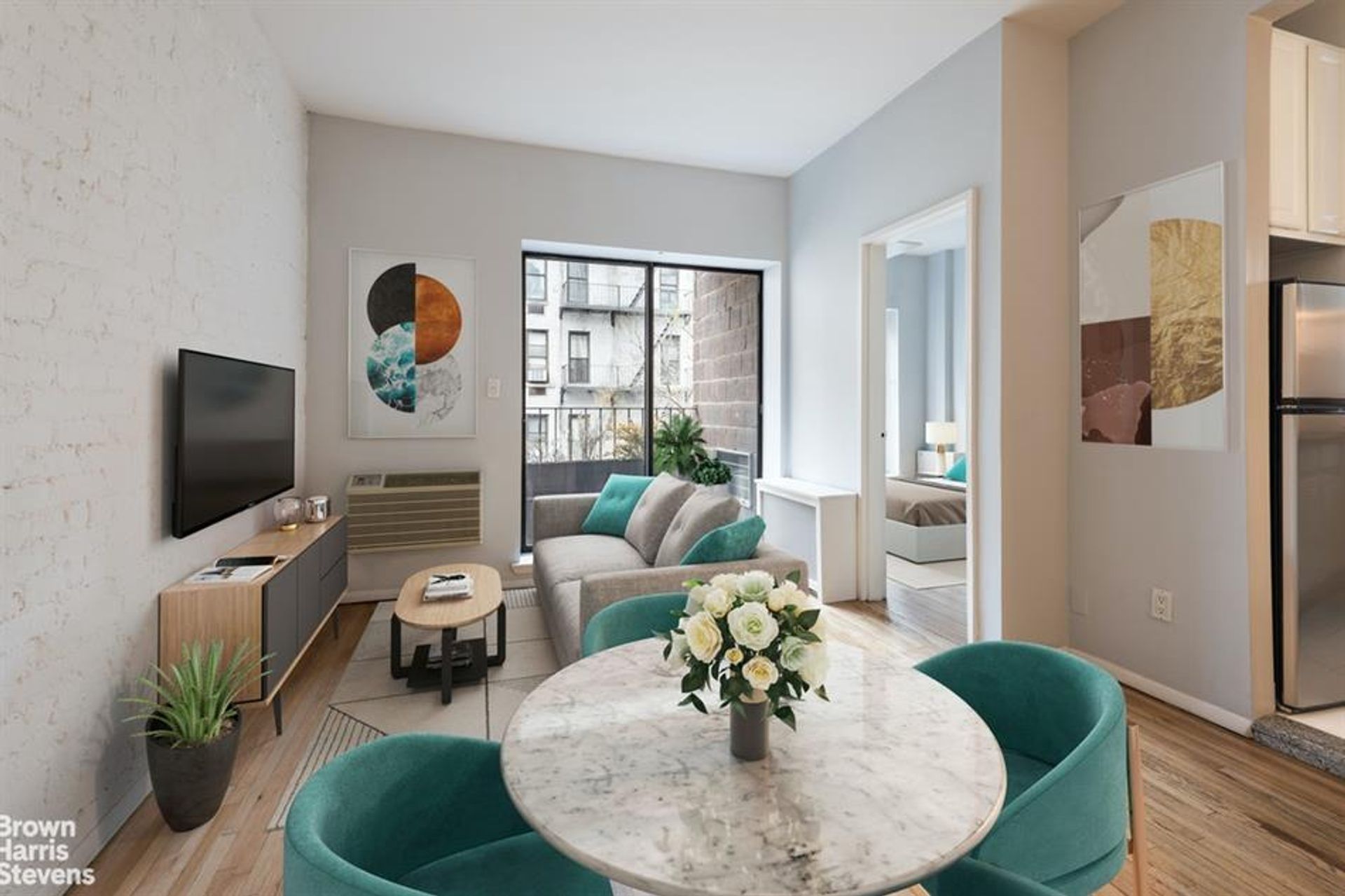 Condominium in New York, New York 10135260