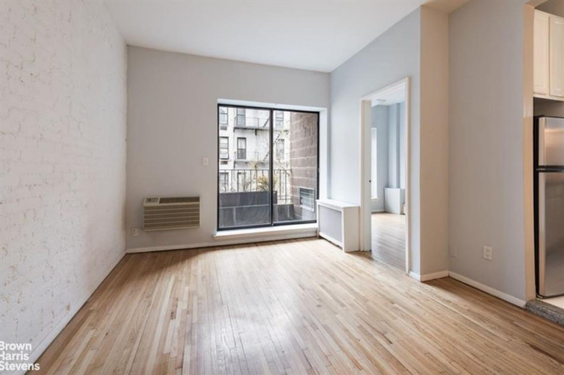 Condominium in New York, New York 10135260