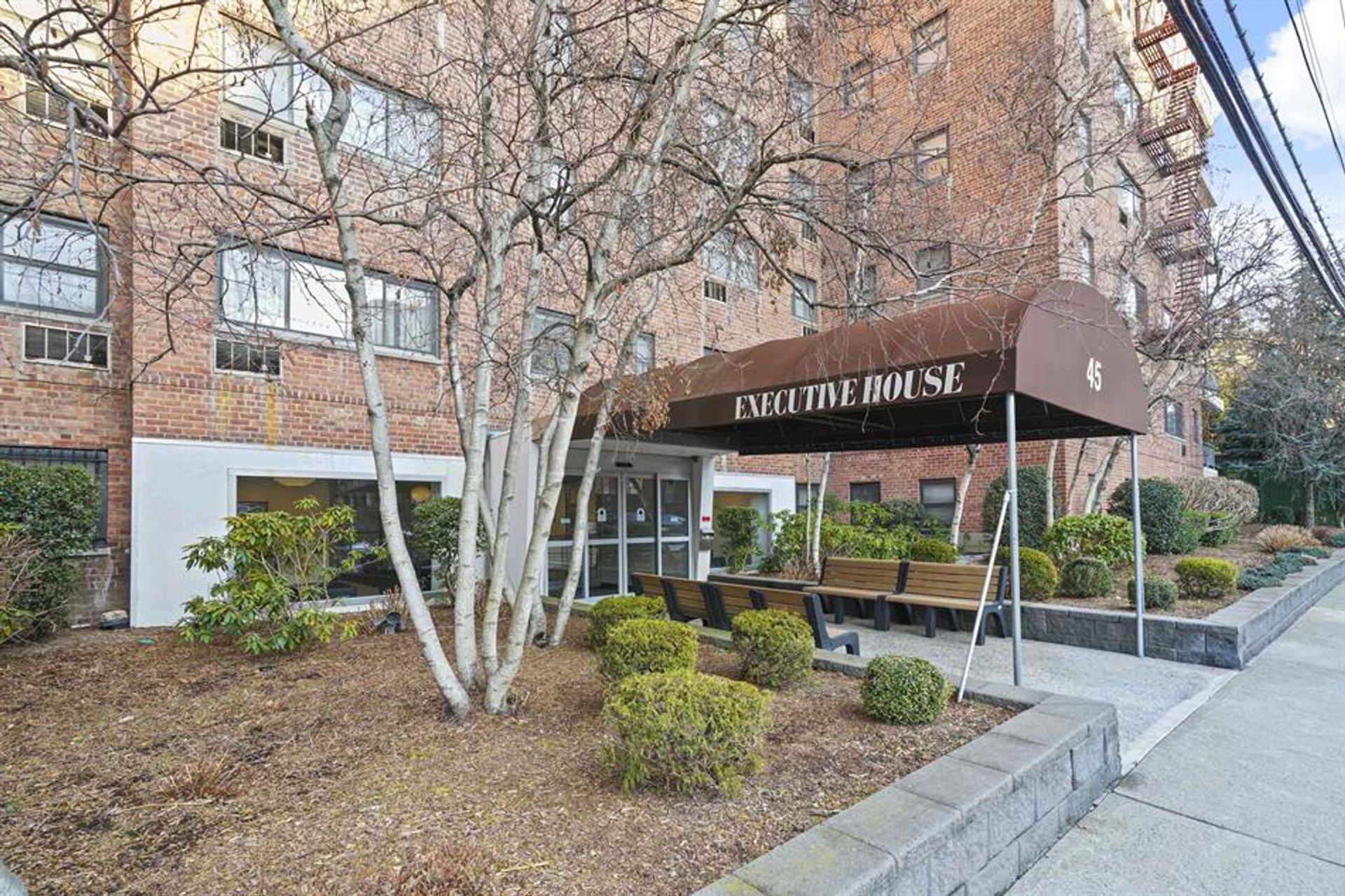 Condominium in Hartsdale, New York 10135341