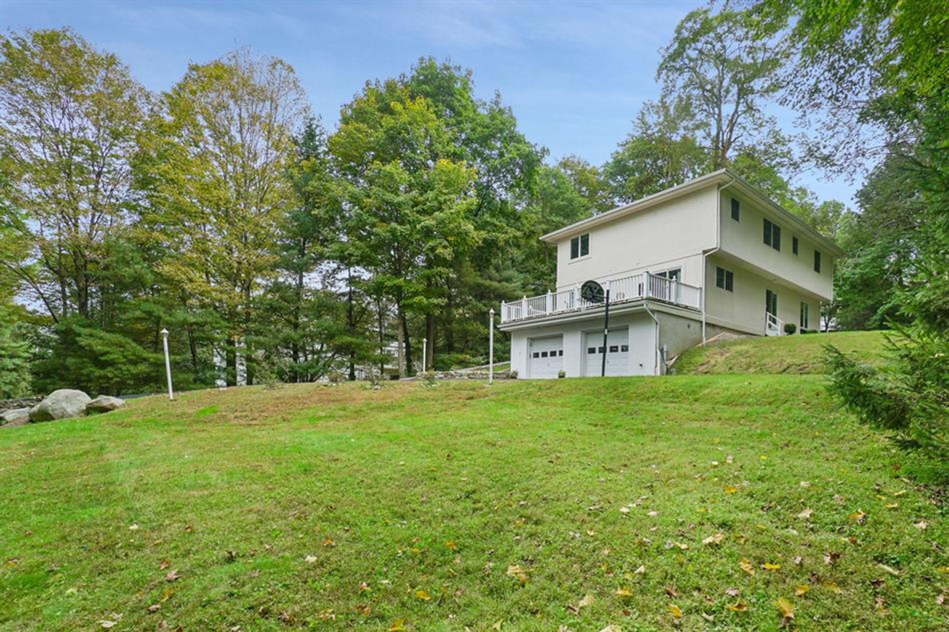 House in Katonah, New York 10135387