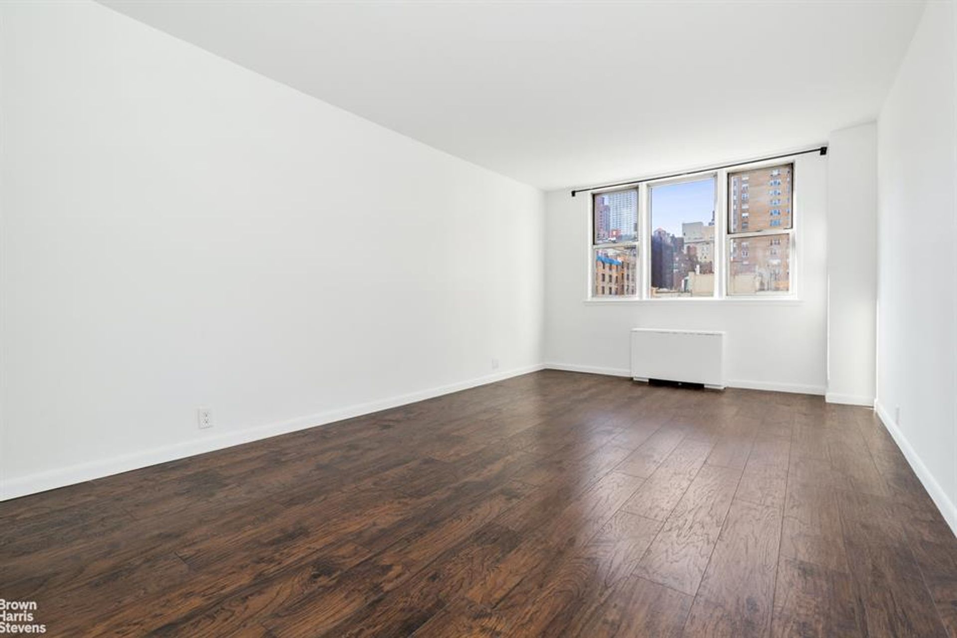 Condominium in Manhattan, New York 10135476