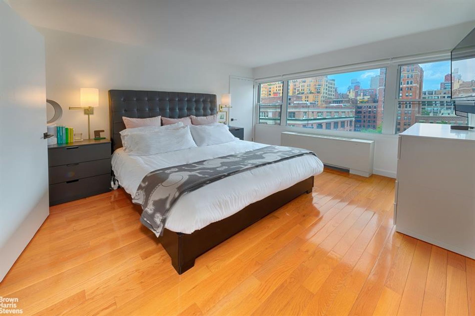 Condominium in Manhattan, New York 10135541