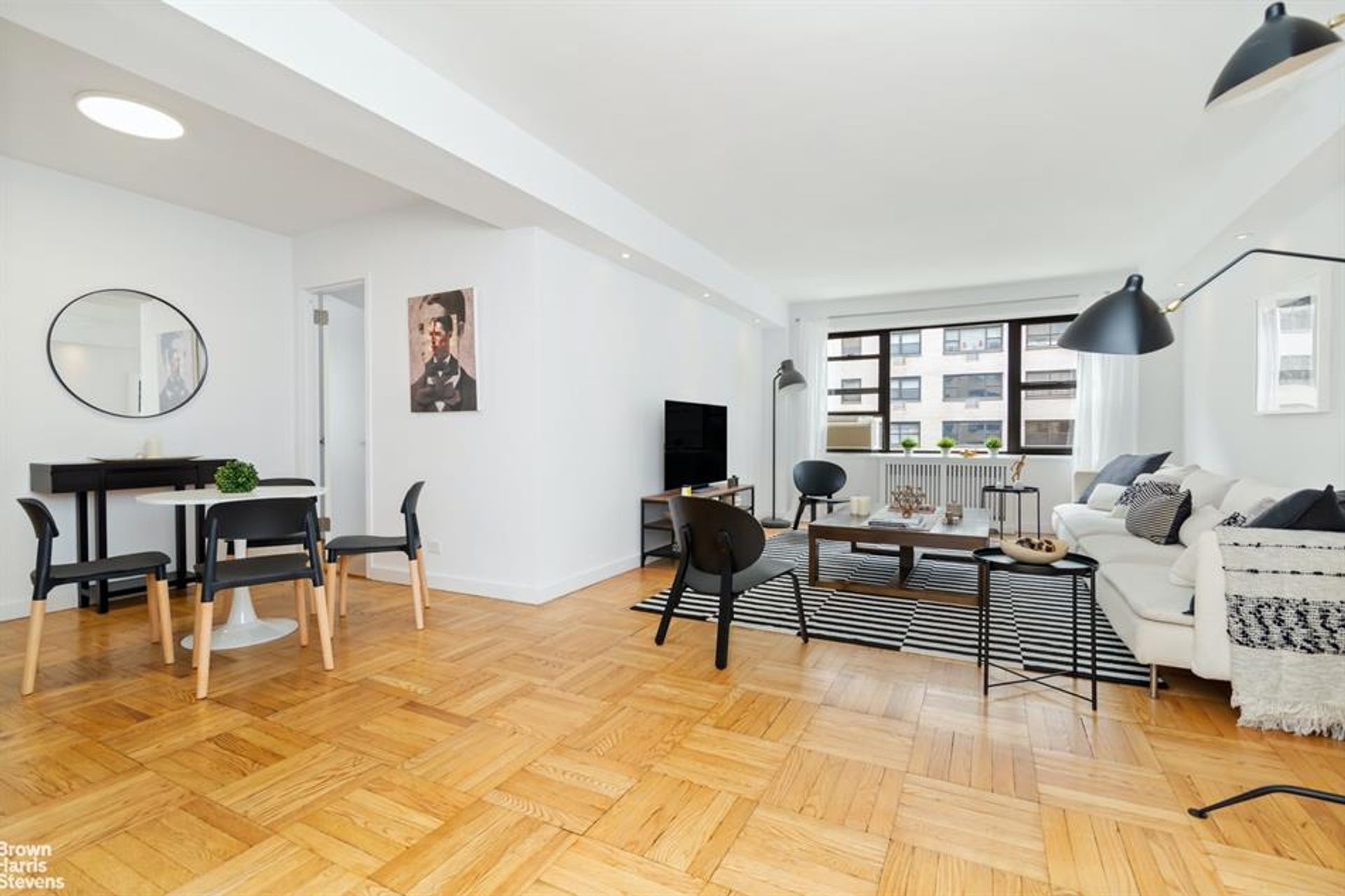 Condominium in Manhattan, New York 10135706