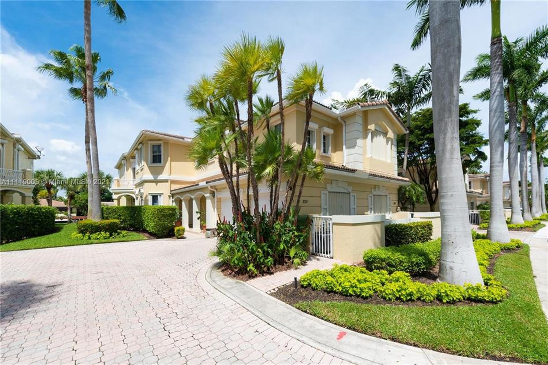 House in Aventura, Florida 10135827