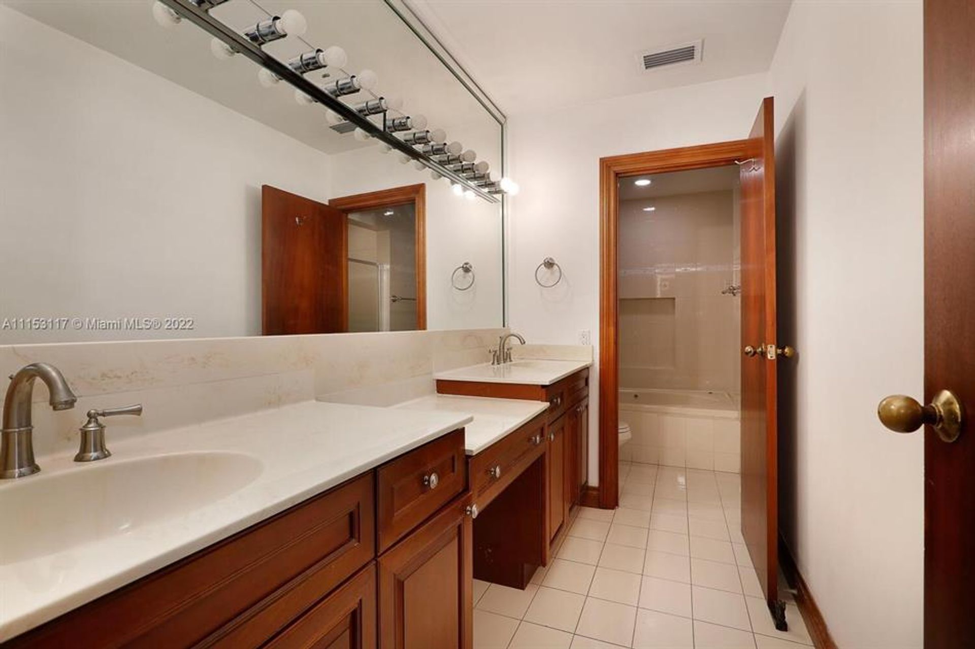 Condominio nel Coral Gables, Florida 10135840