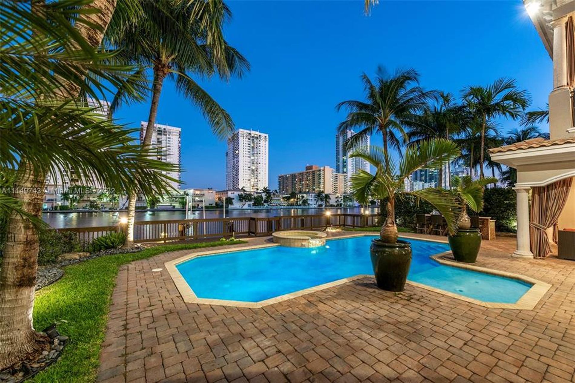 Condominio nel Hollywood, Florida 10135869