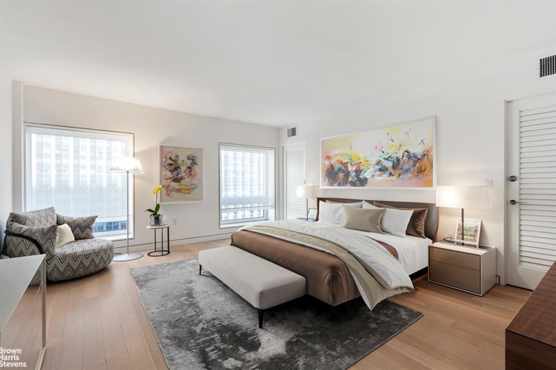 Condominium in New York, New York 10136067