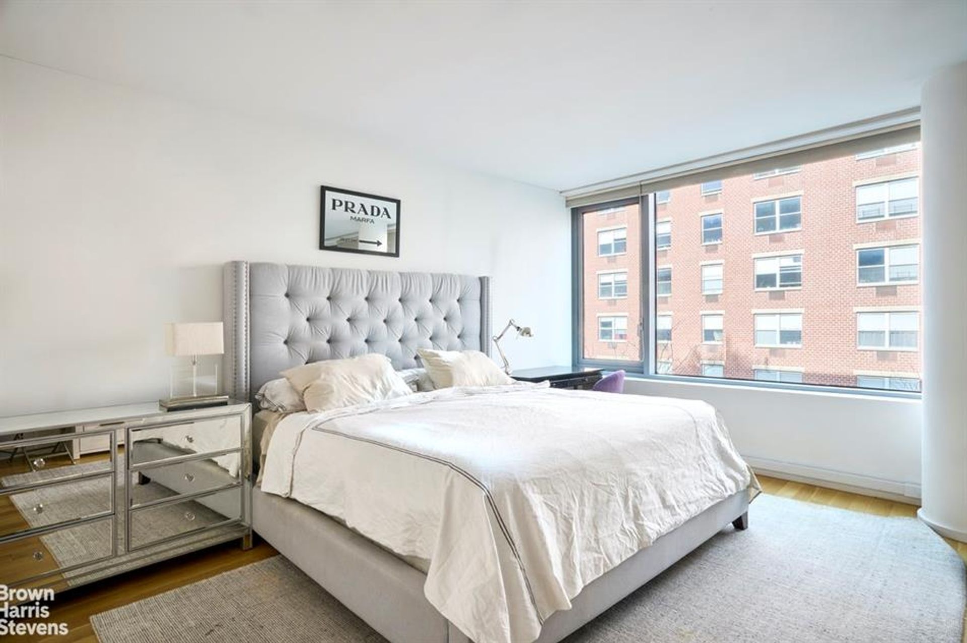 Condominium in New York, New York 10136160