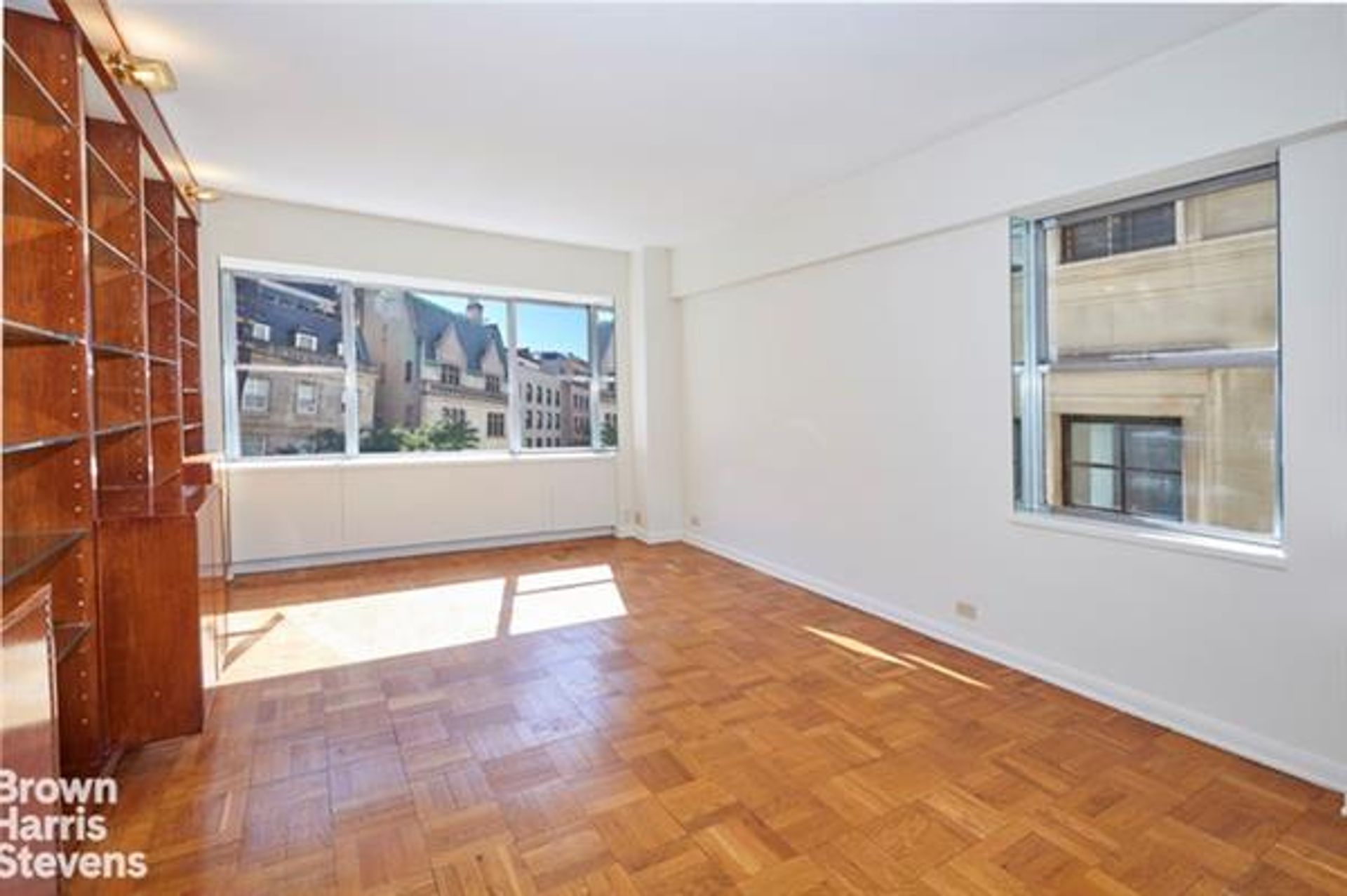 Condominium in New York, New York 10136222