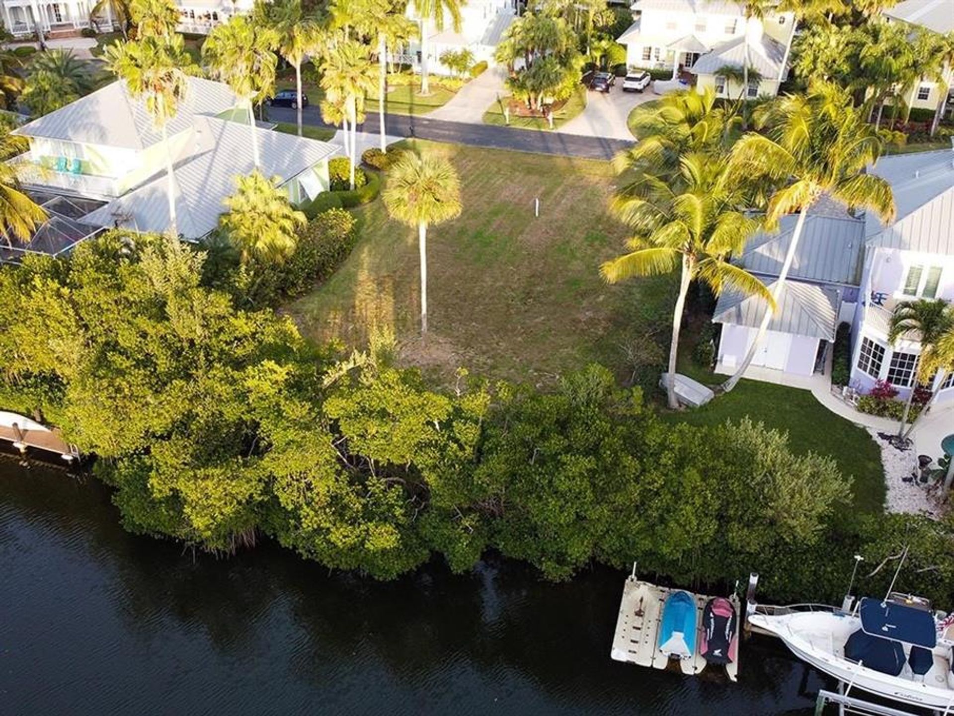 Земельные участки в Vero Beach, Florida 10137600