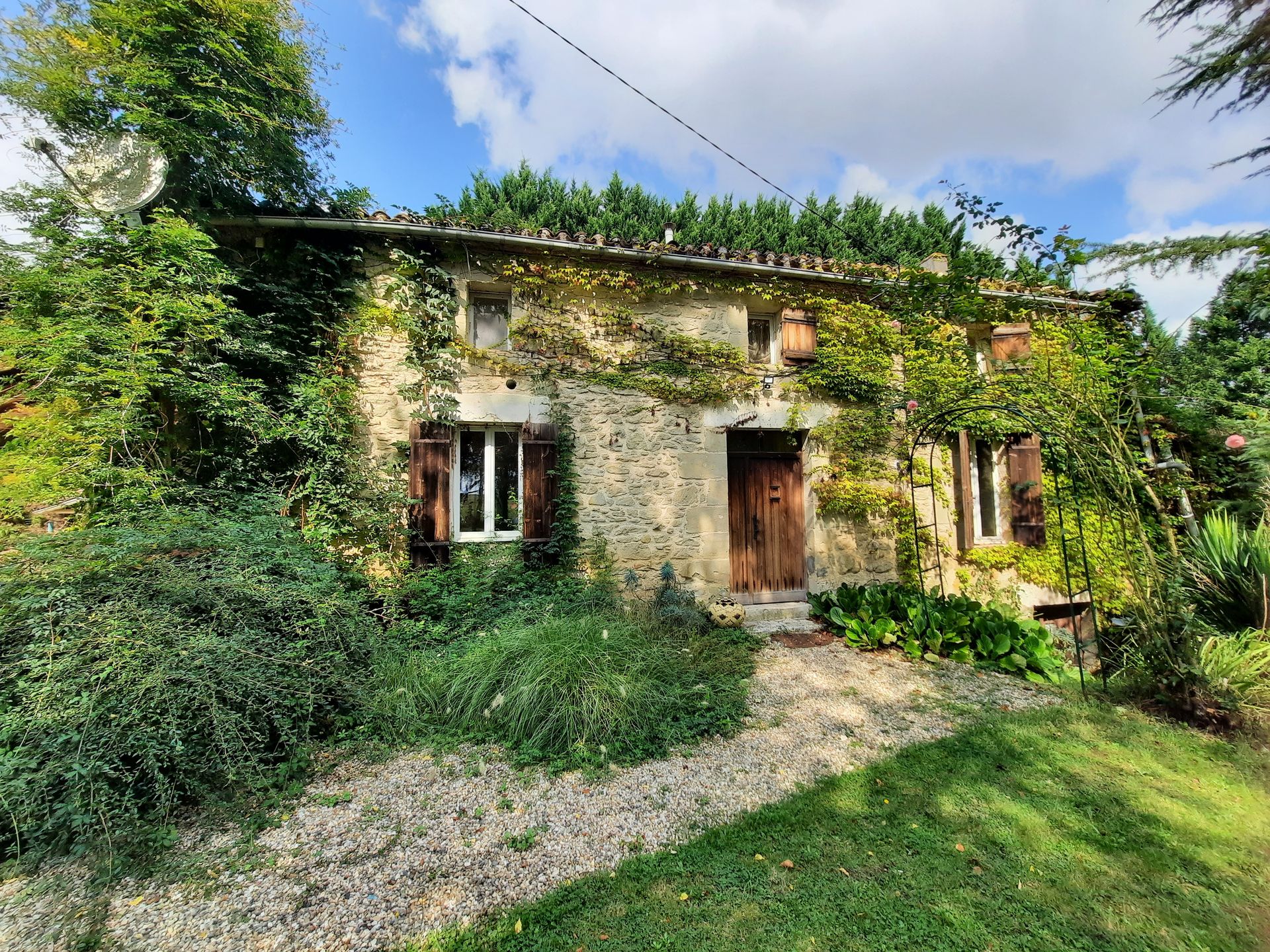 Rumah di Saint-Colomb-de-Lauzun, Nouvelle-Aquitaine 10138051