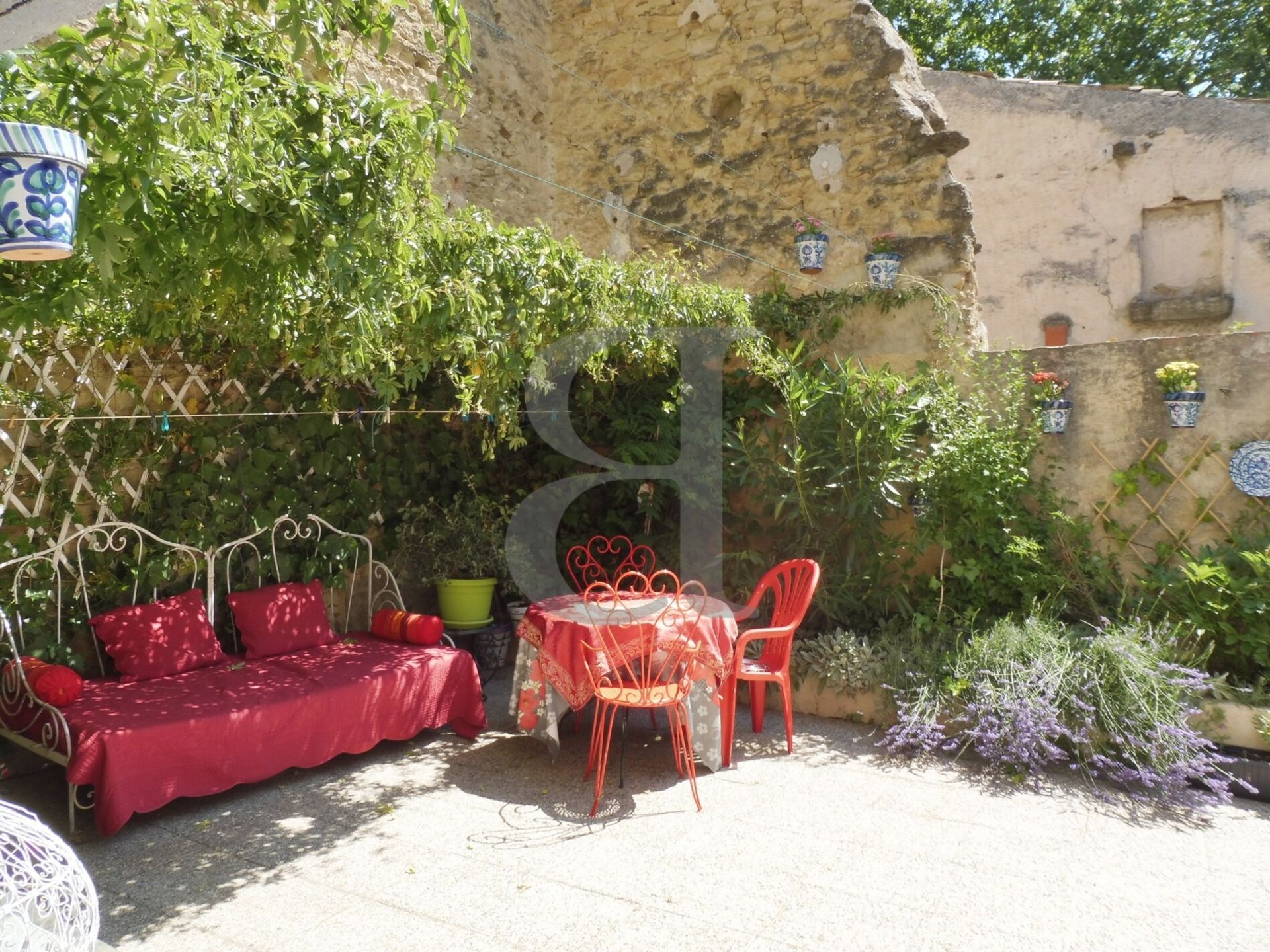 σπίτι σε Sainte-Cécile-les-Vignes, Provence-Alpes-Côte d'Azur 10138096