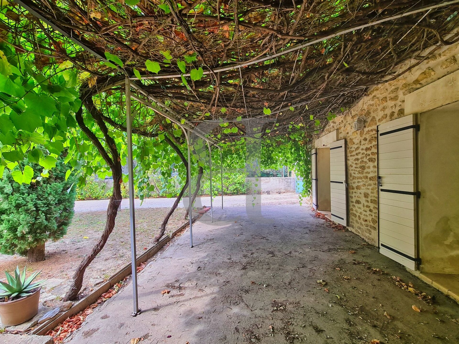 Rumah di Sainte-Cécile-les-Vignes, Provence-Alpes-Côte d'Azur 10138105