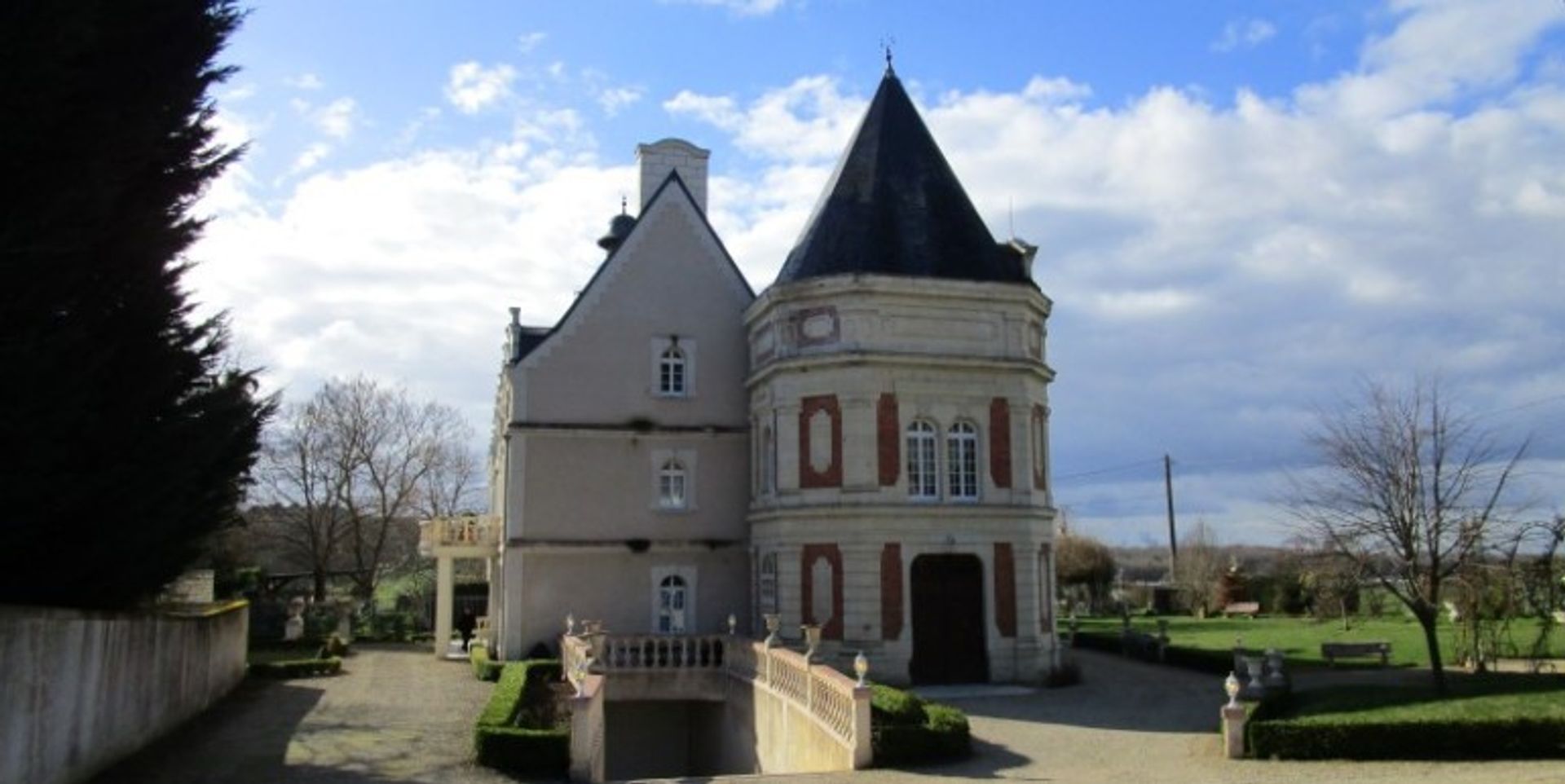 Condominium in Chinon, Centre-Val de Loire 10138180