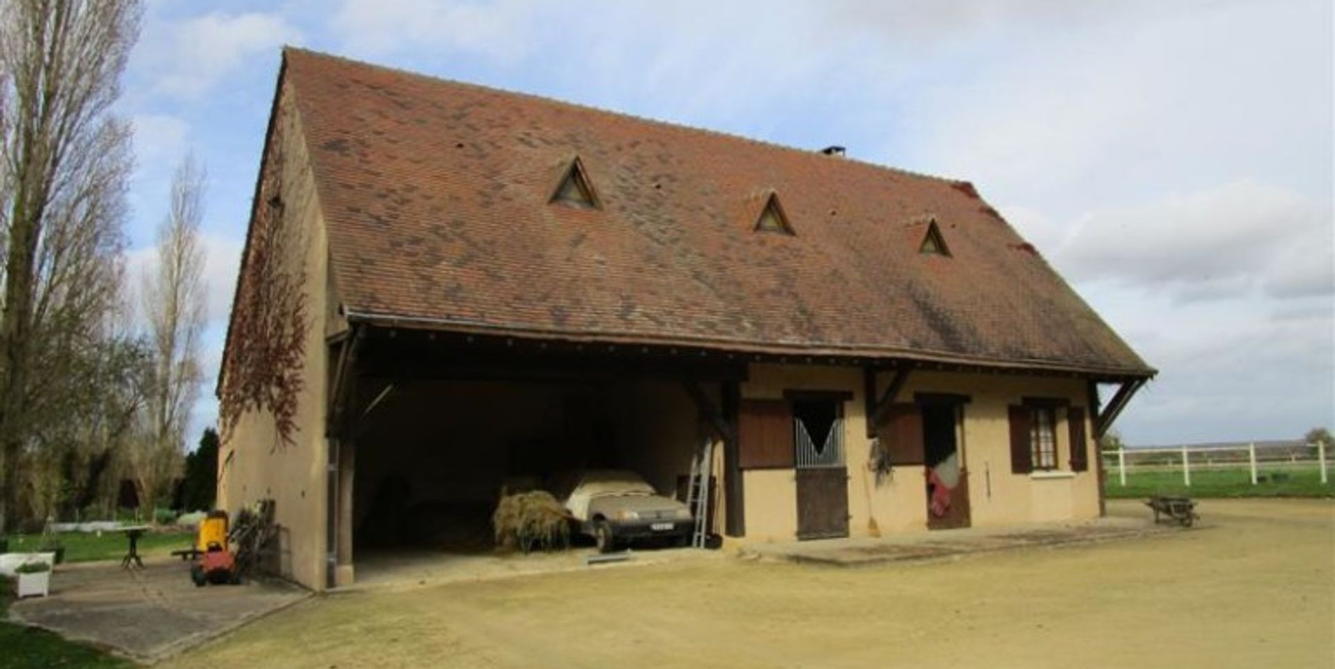 σπίτι σε Le Lude, Pays de la Loire 10138184