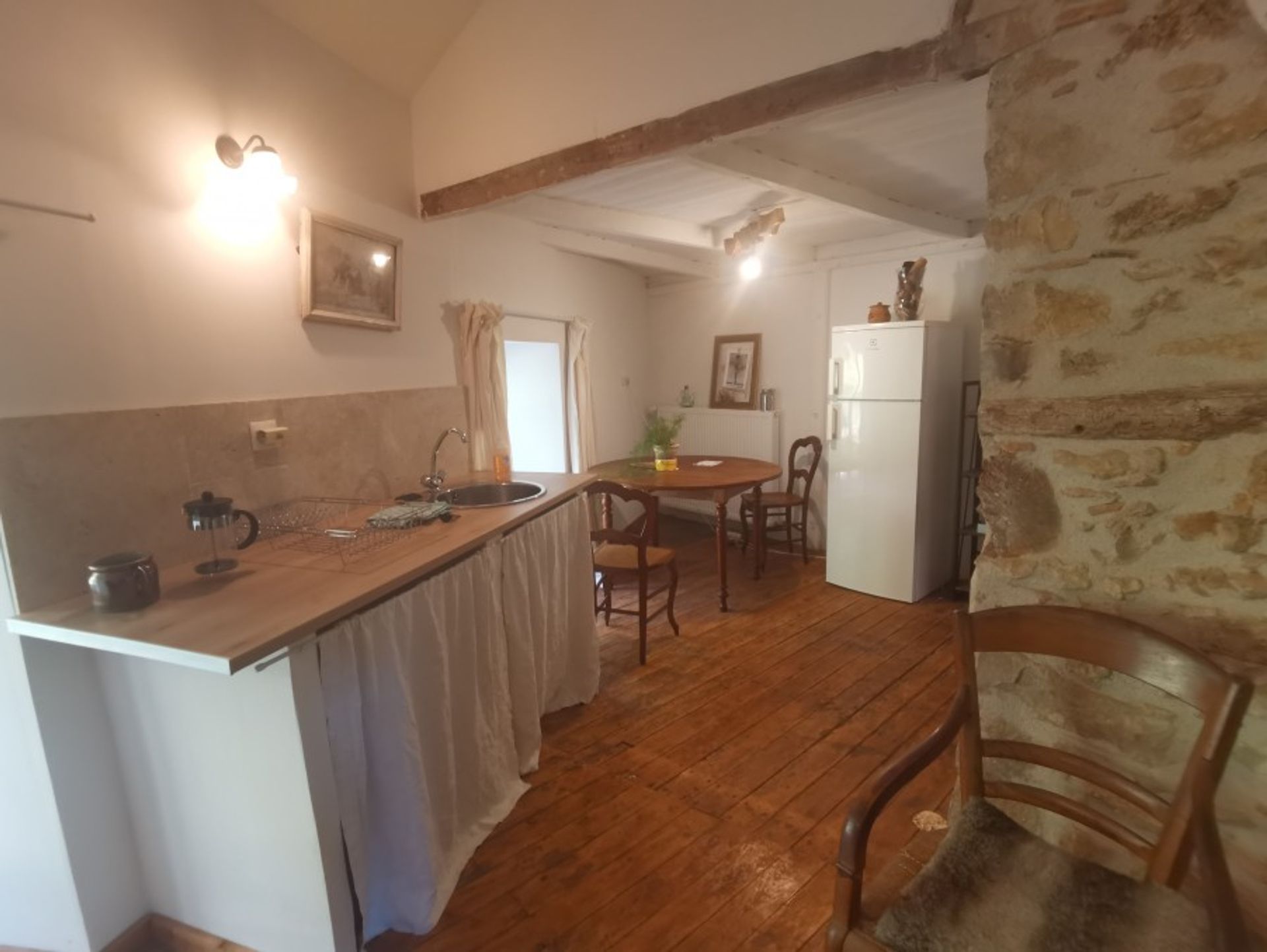 Huis in Chasseneuil-sur-Bonnieure, Nouvelle-Aquitaine 10138856