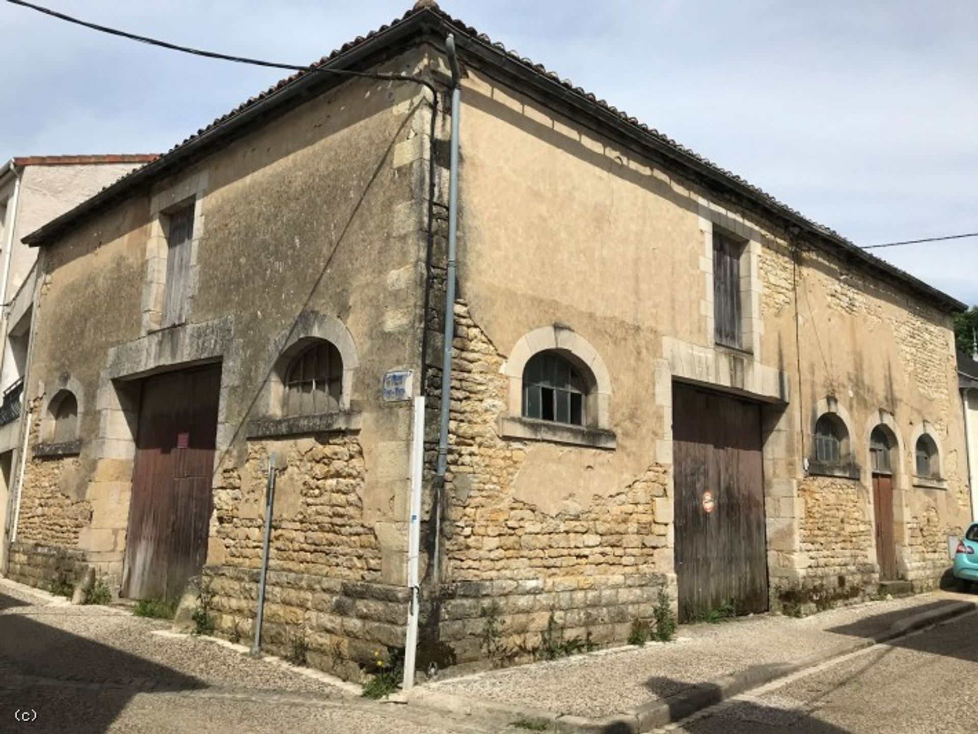 Rumah di Ruffec, Nouvelle-Aquitaine 10138858