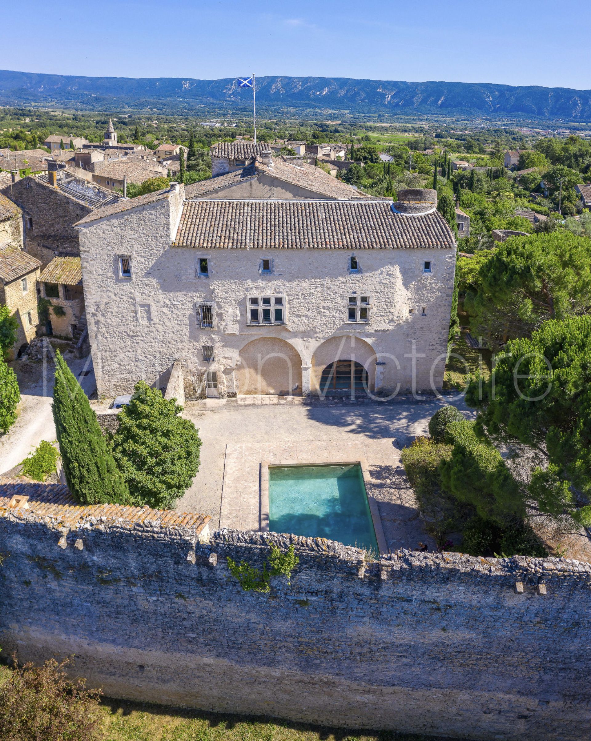 Dom w Cabrières-d'Avignon, Provence-Alpes-Côte d'Azur 10138895