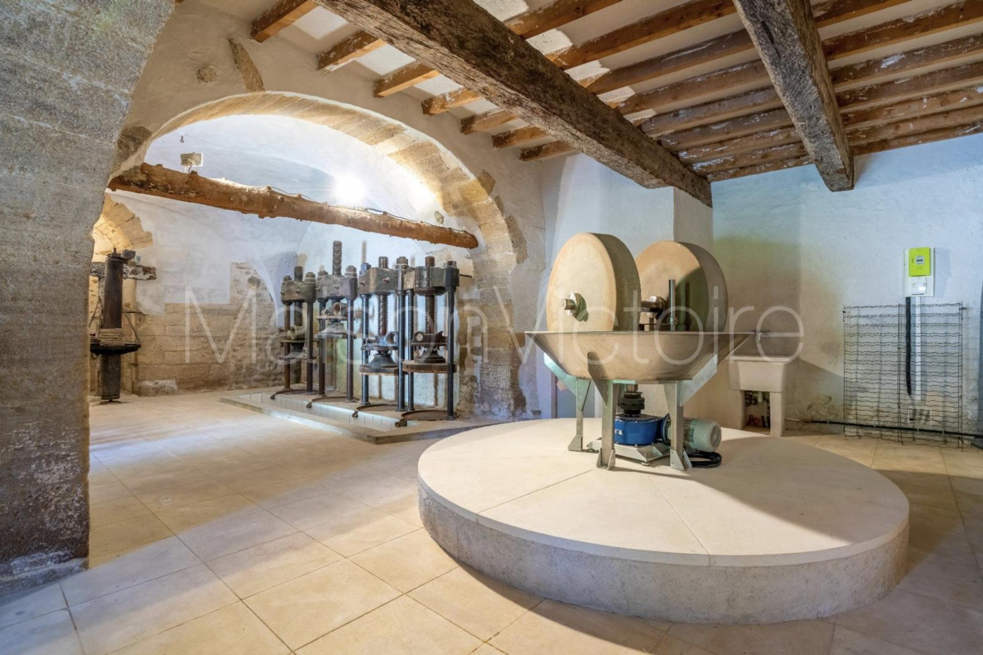 Hus i Cabrières-d'Avignon, Provence-Alpes-Côte d'Azur 10138895