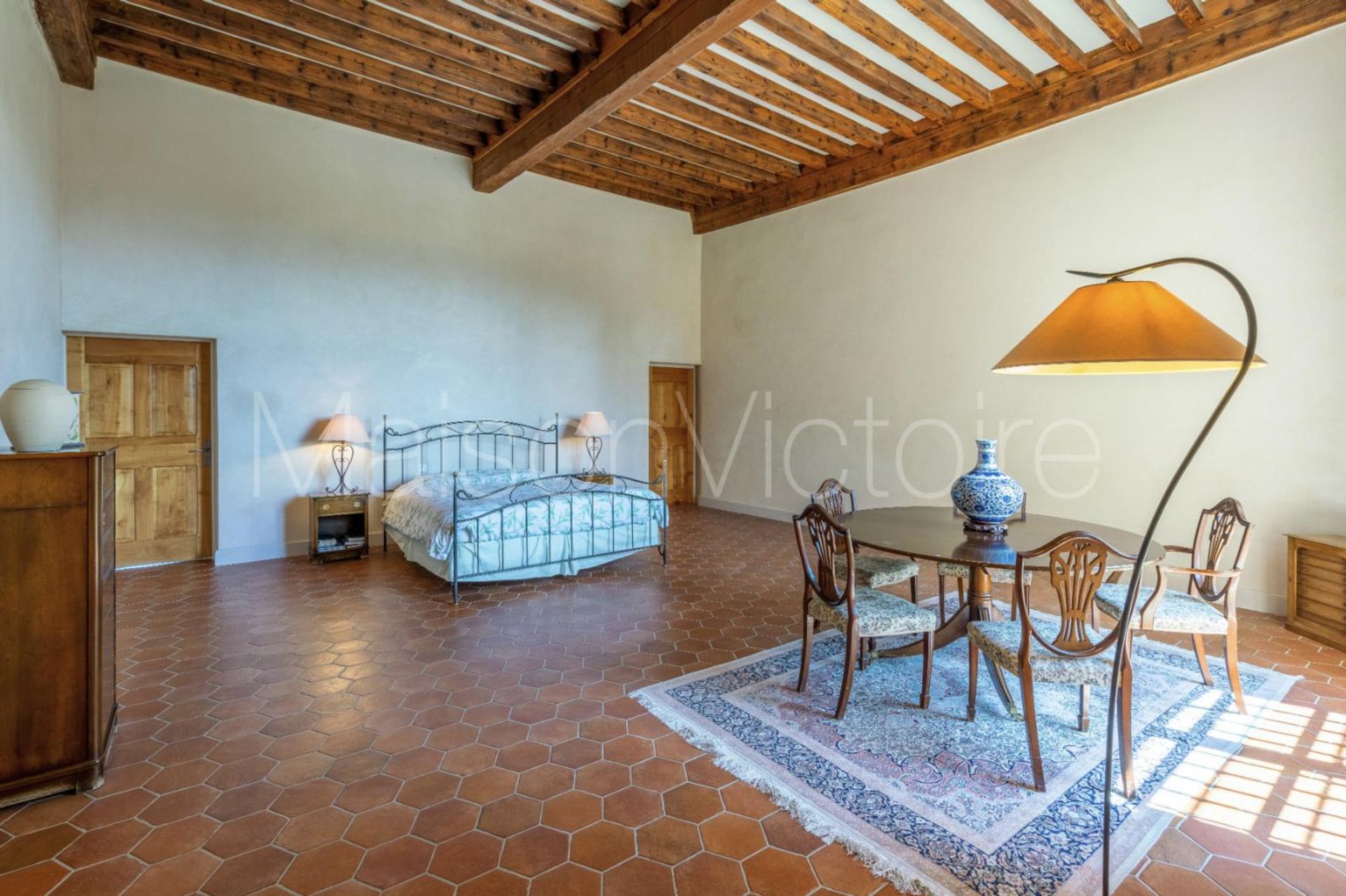 Будинок в Cabrières-d'Avignon, Provence-Alpes-Côte d'Azur 10138895