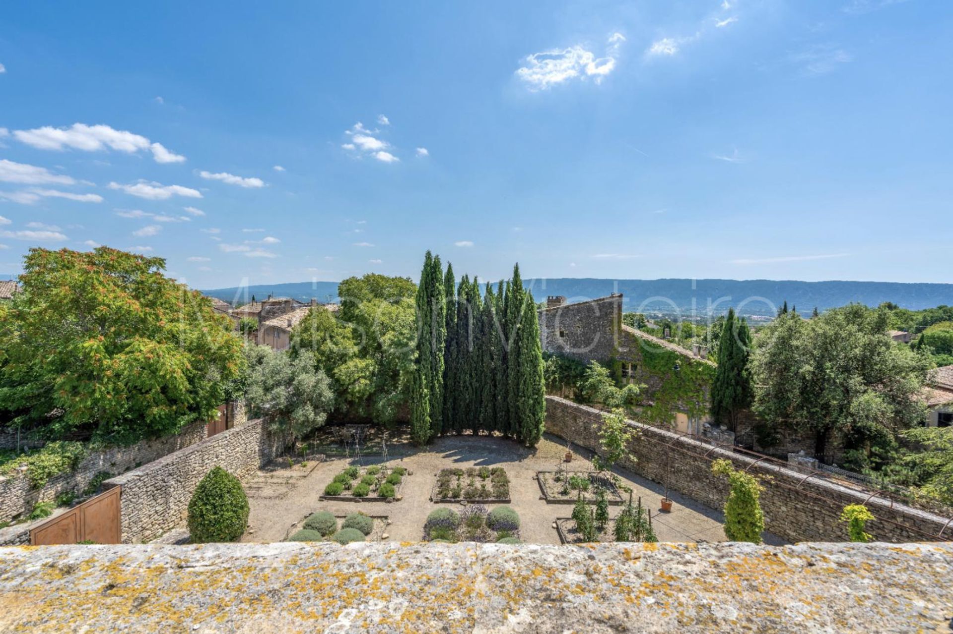 Dom w Cabrières-d'Avignon, Provence-Alpes-Côte d'Azur 10138895