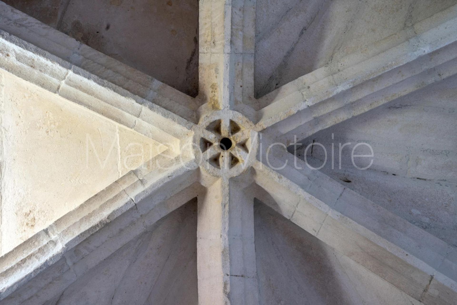 Hus i Cabrières-d'Avignon, Provence-Alpes-Côte d'Azur 10138895